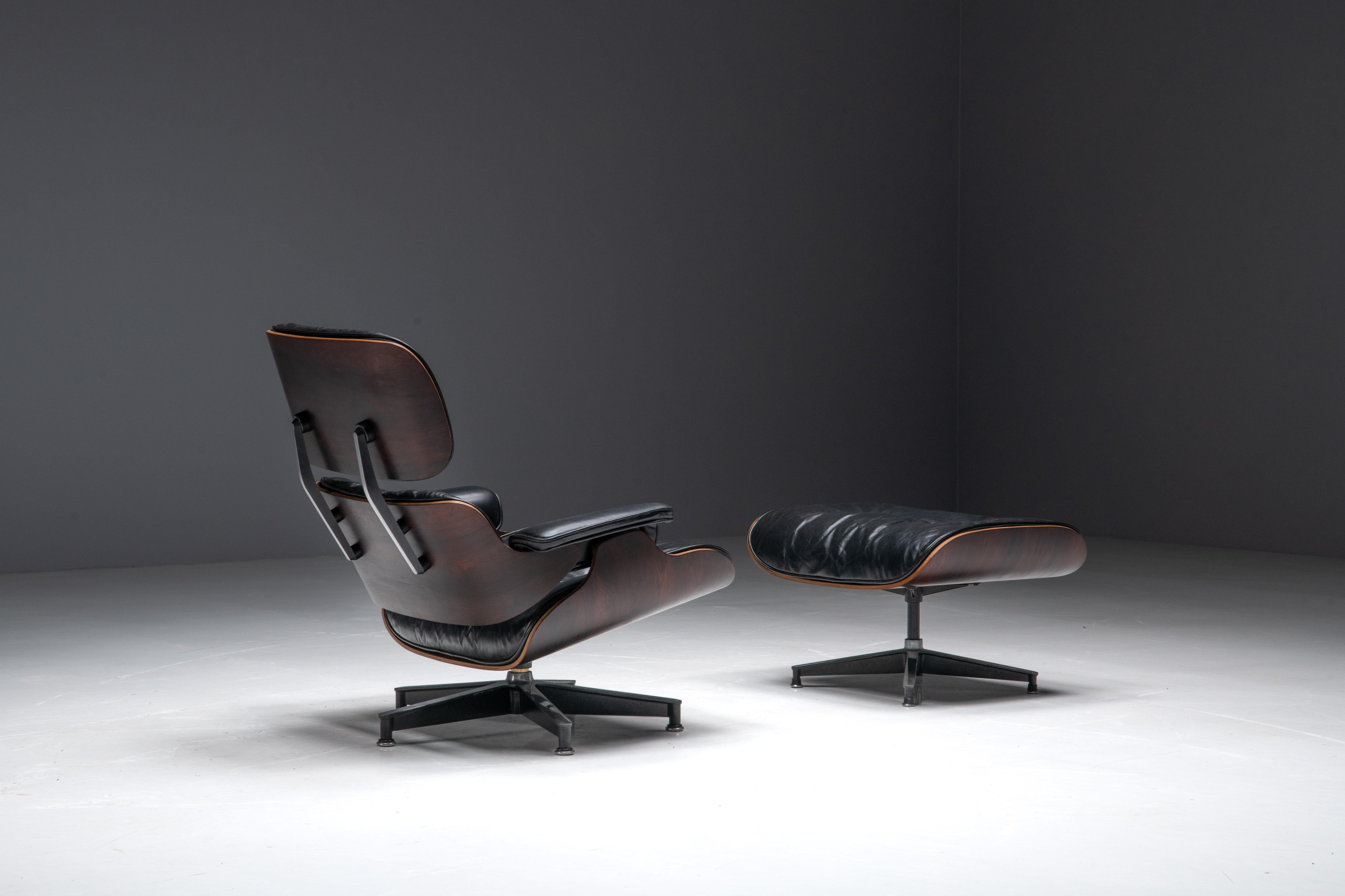 Eames Lounge Chair with Ottoman for Herman Miller, United States, 1957 In Excellent Condition For Sale In Antwerp, BE