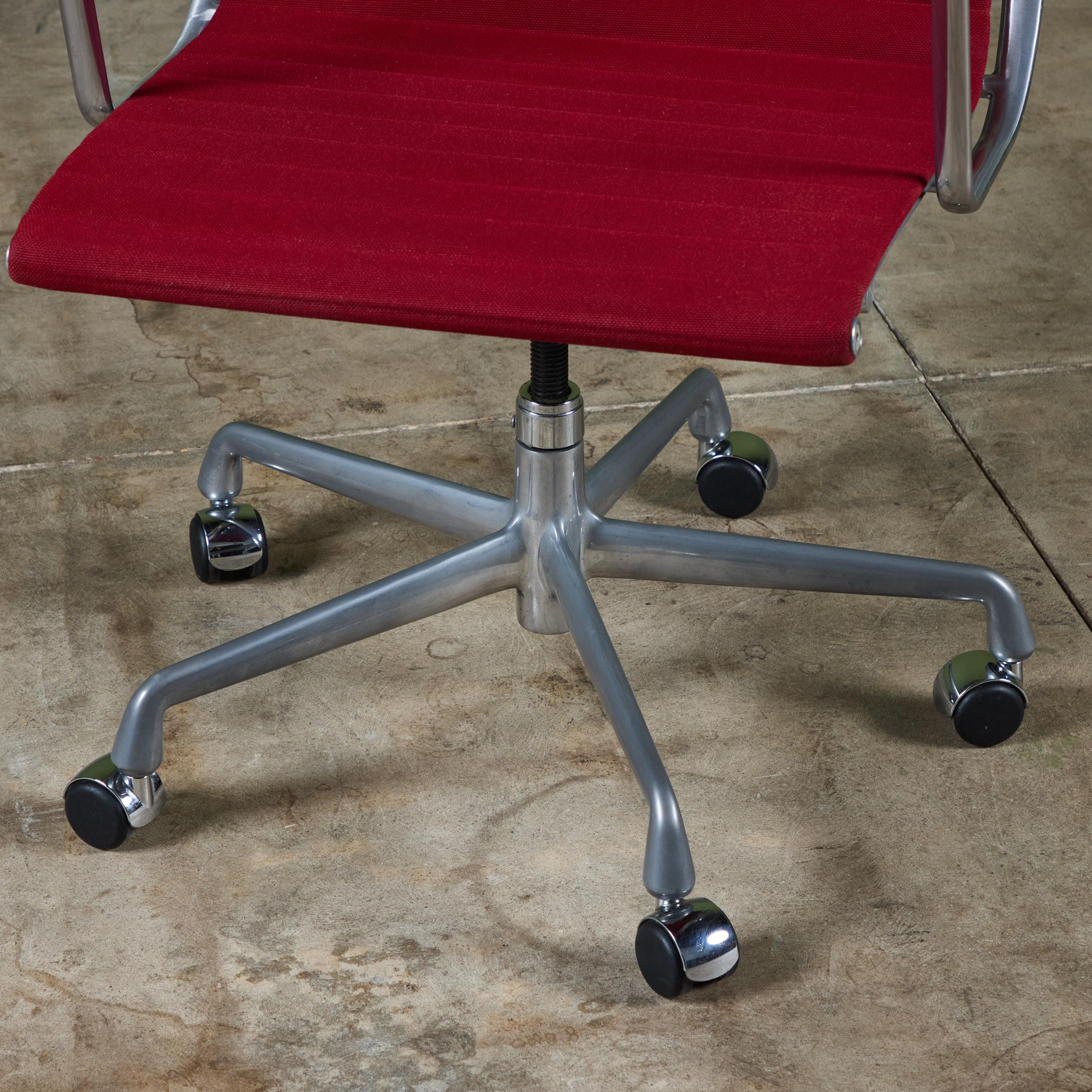 Eames Management Chair for Herman Miller 3