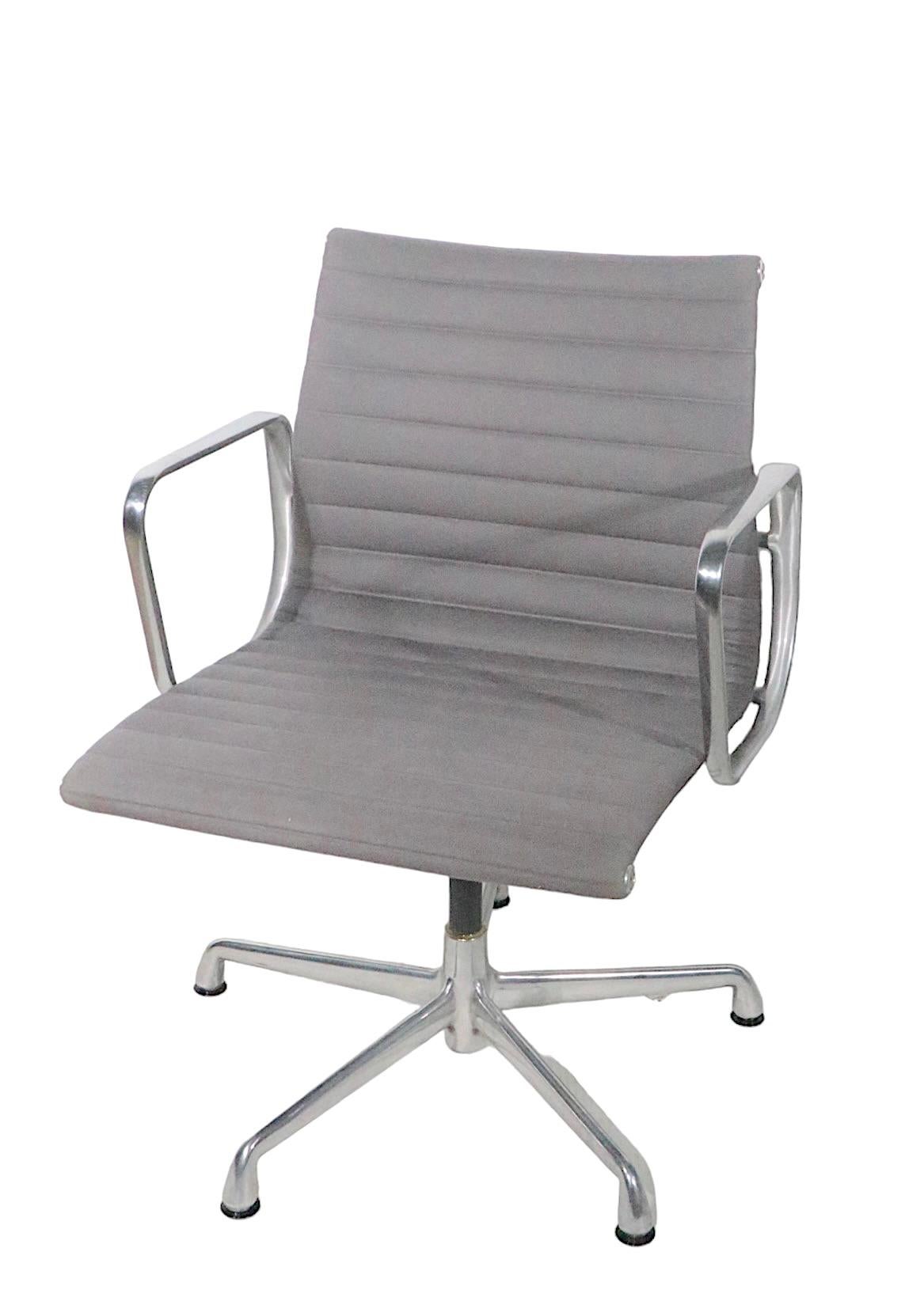 Eames Management Chairs in Grey Fabric Upholstery c. 1980 - 1990s 4 Available  For Sale 3