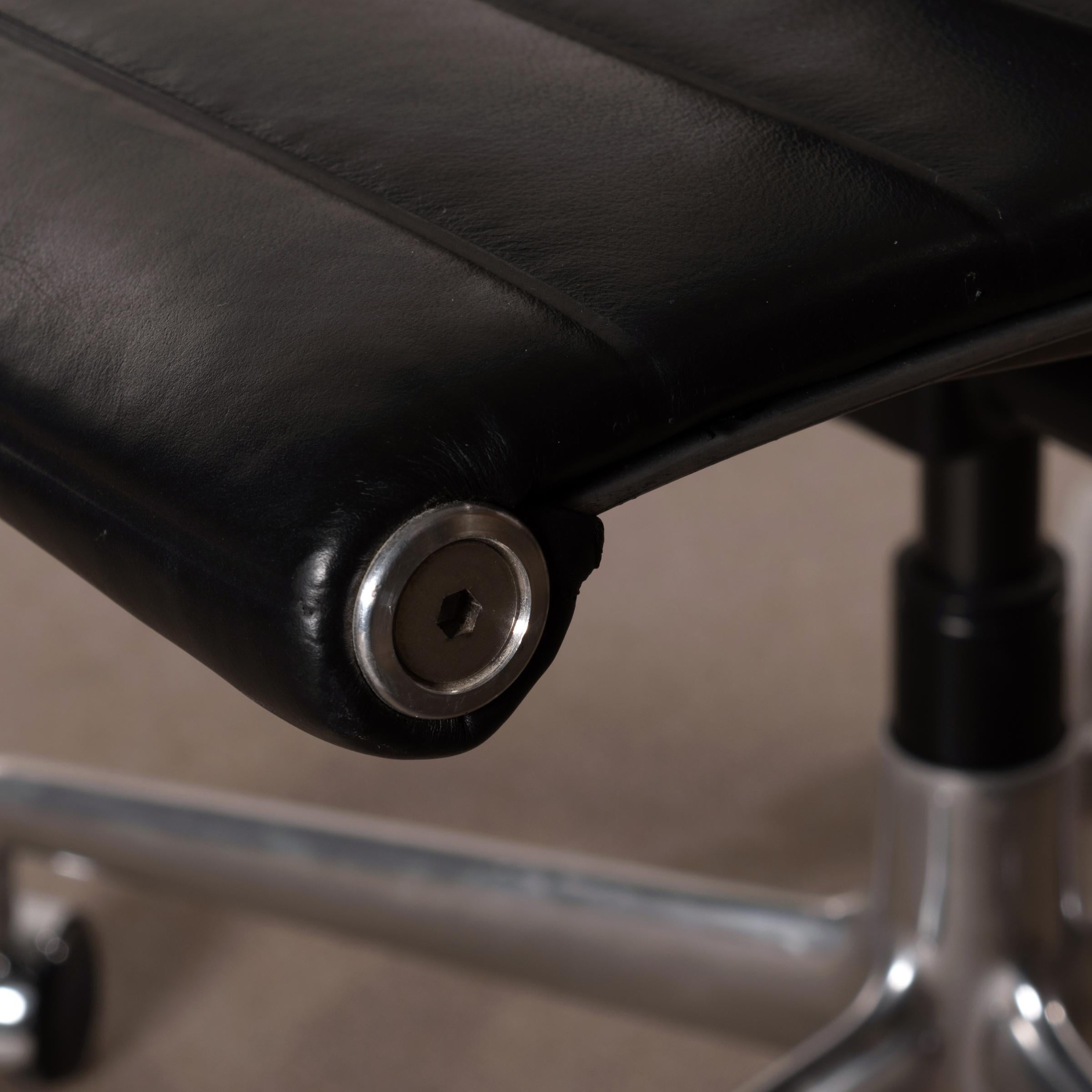 Eames Management Office Chair in Black Leather for Herman Miller 3