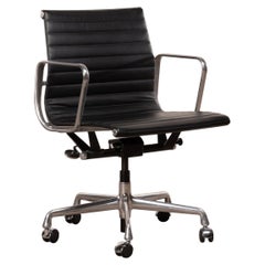 Vintage Eames Management Office Chair in Black Leather for Herman Miller