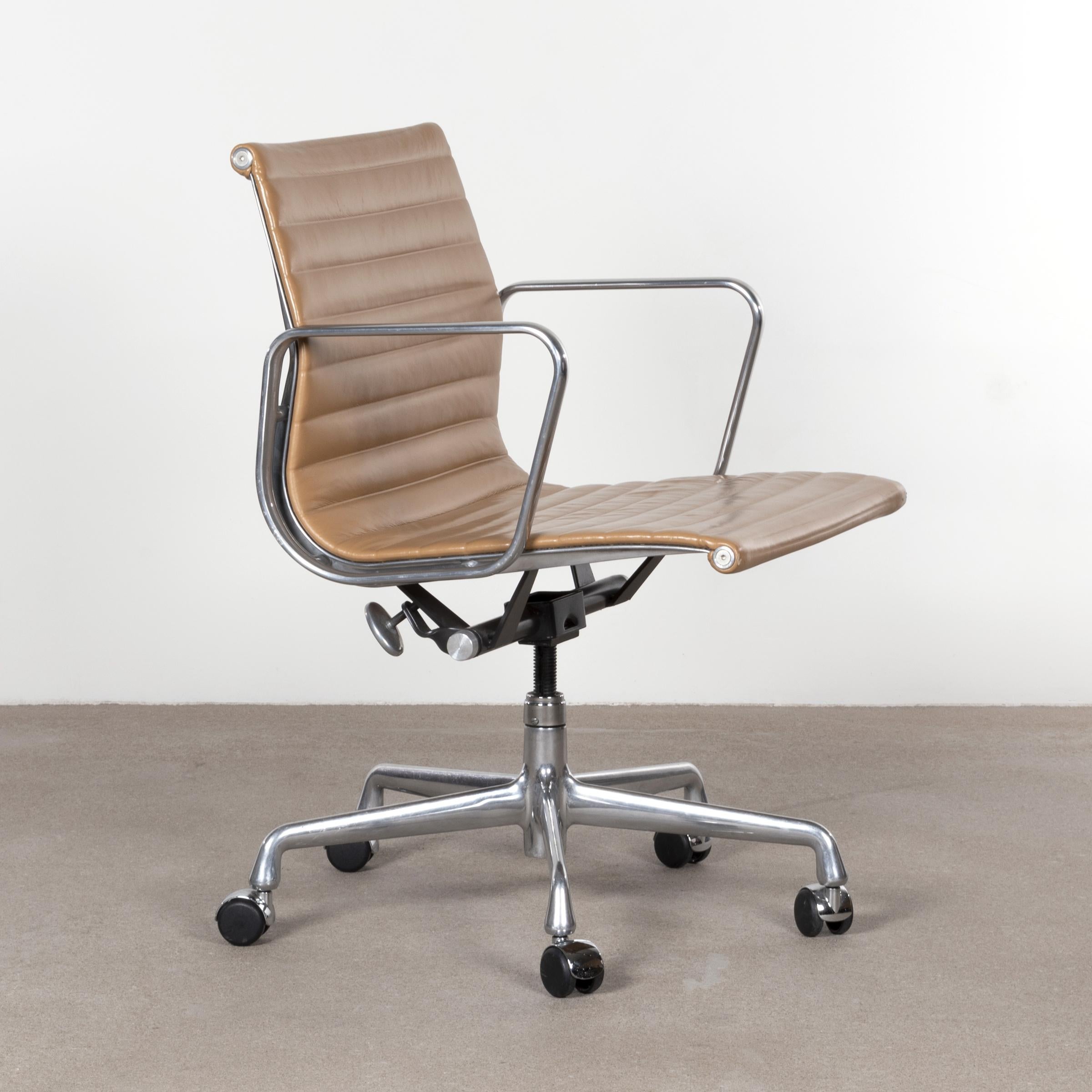 Mid-Century Modern Eames Management Office Chair in cognac leather for Herman Miller USA