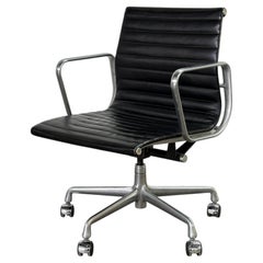 Eames Management Office Desk Chair by Herman Miller