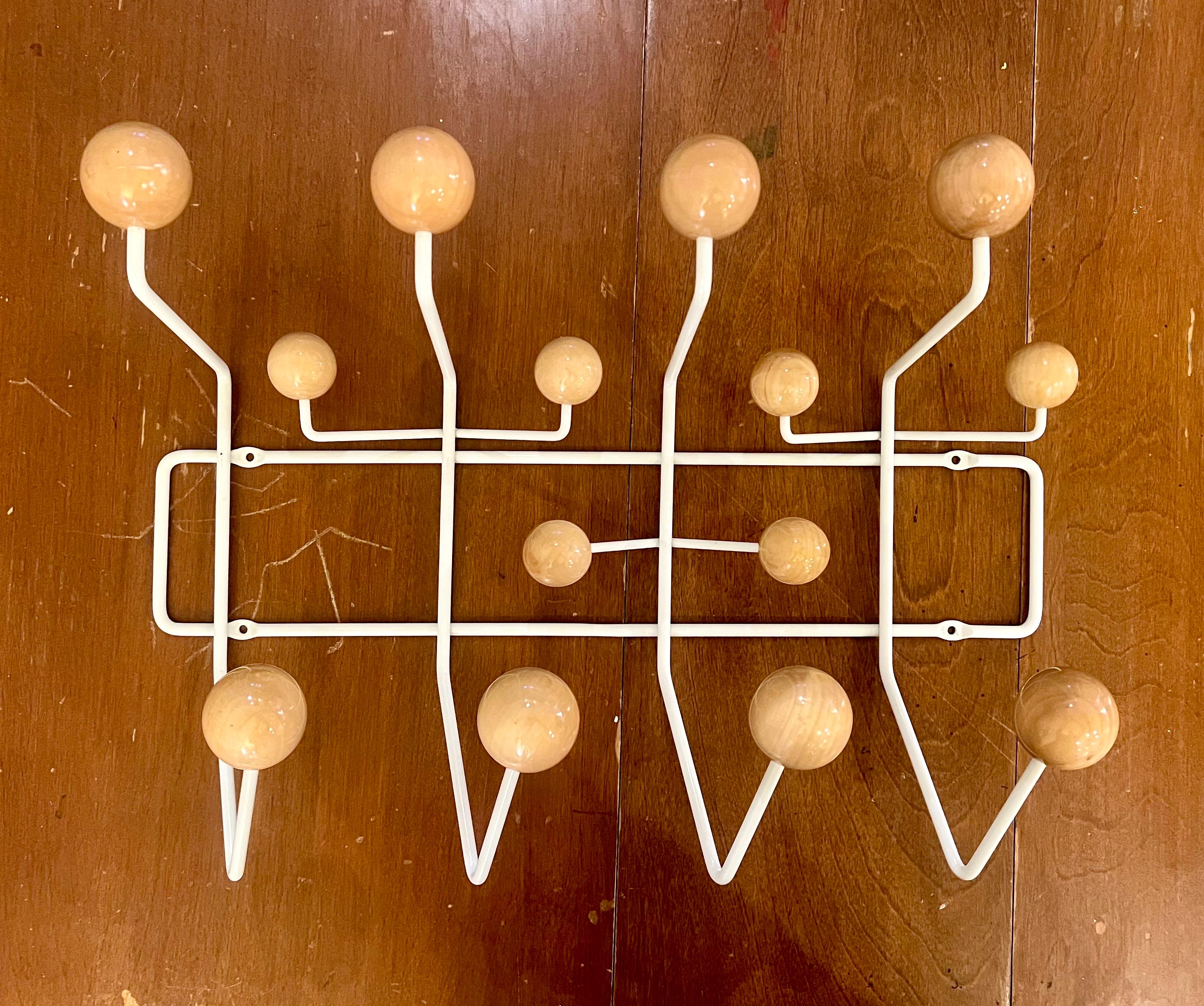 Eames Maple & Iron Hang it All per Herman Miller In condizioni ottime a San Diego, CA