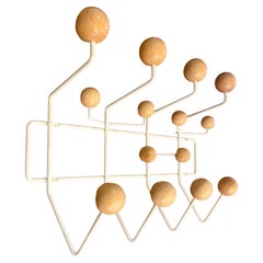 Arce y hierro Eames Cuélgalo todo para Herman Miller