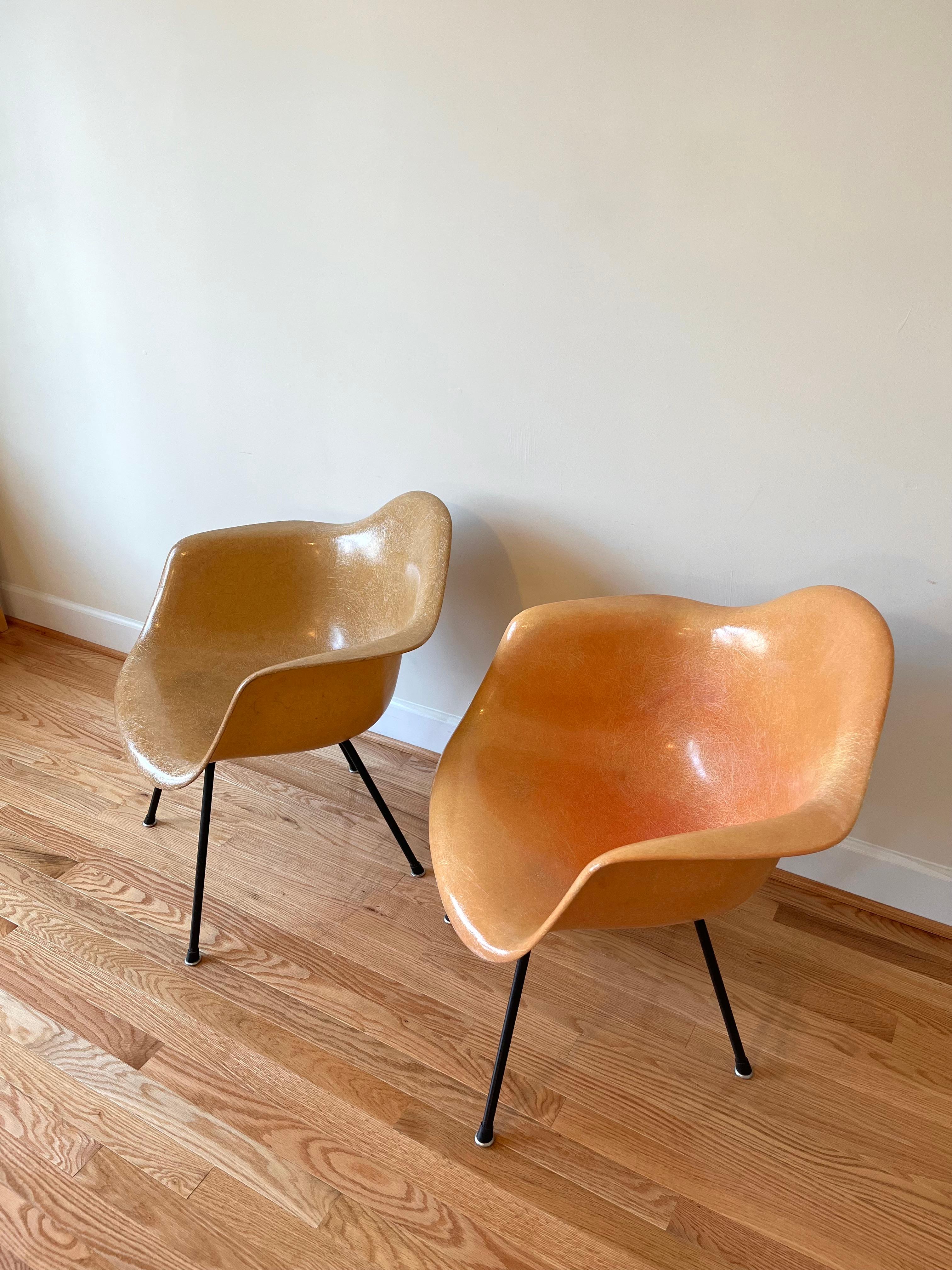 Mid-20th Century Eames Max Armchair by Charles and Ray Eames for Herman Miller 'Red Orange''