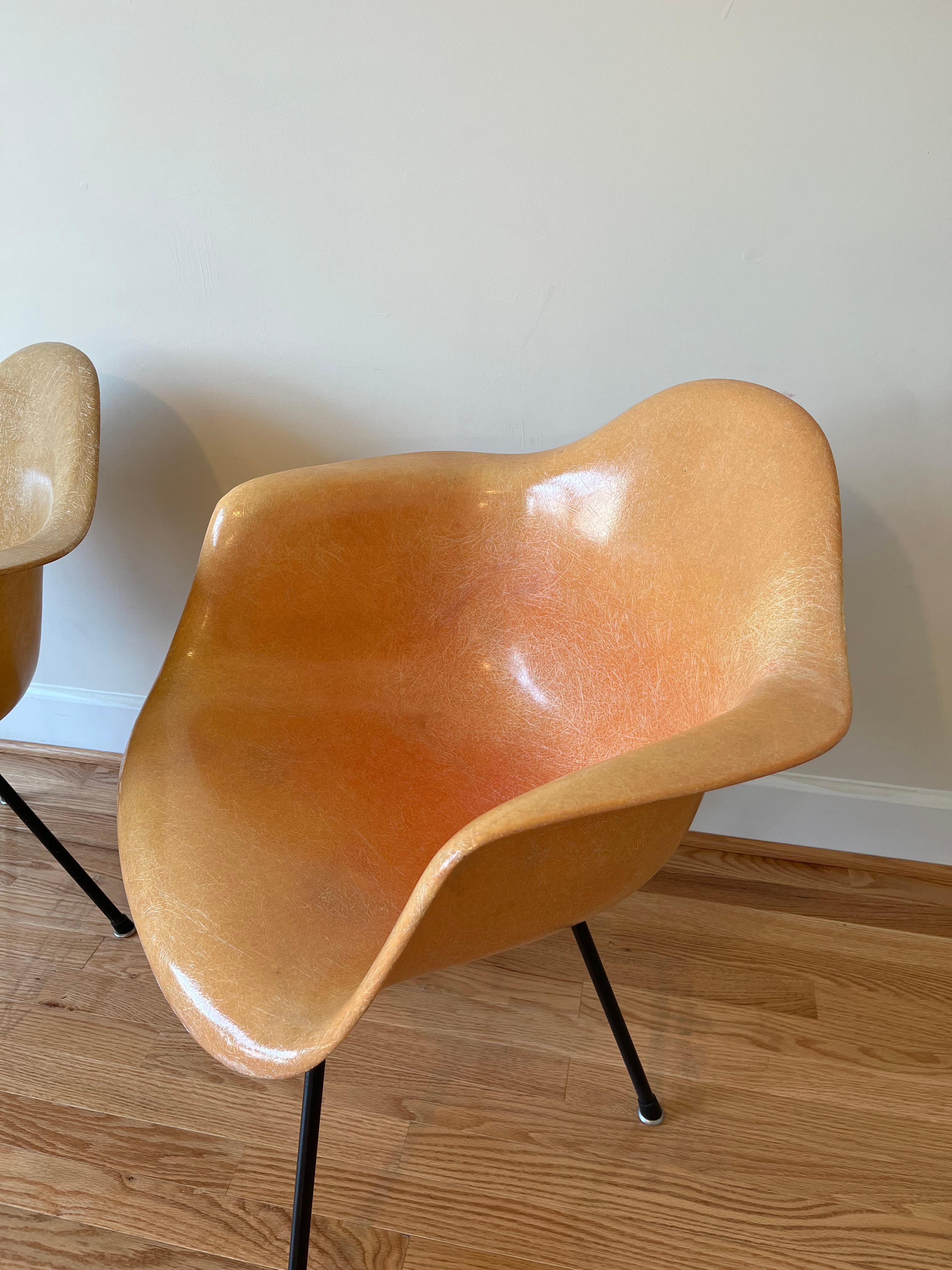 Fiberglass Eames Max Armchair by Charles and Ray Eames for Herman Miller 'Red Orange''
