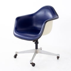 Eames Mid Century Purple Fiberglass Shell Chair