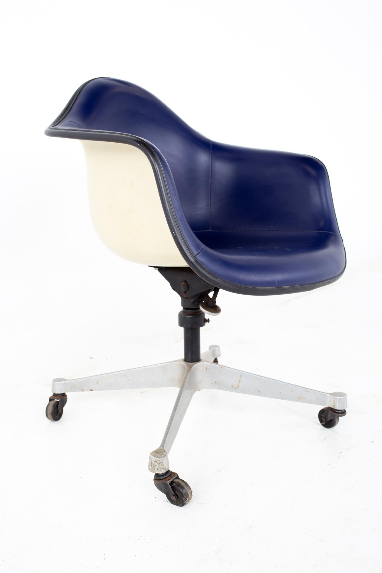 American Eames Mid Century Purple Fiberglass Shell Chair