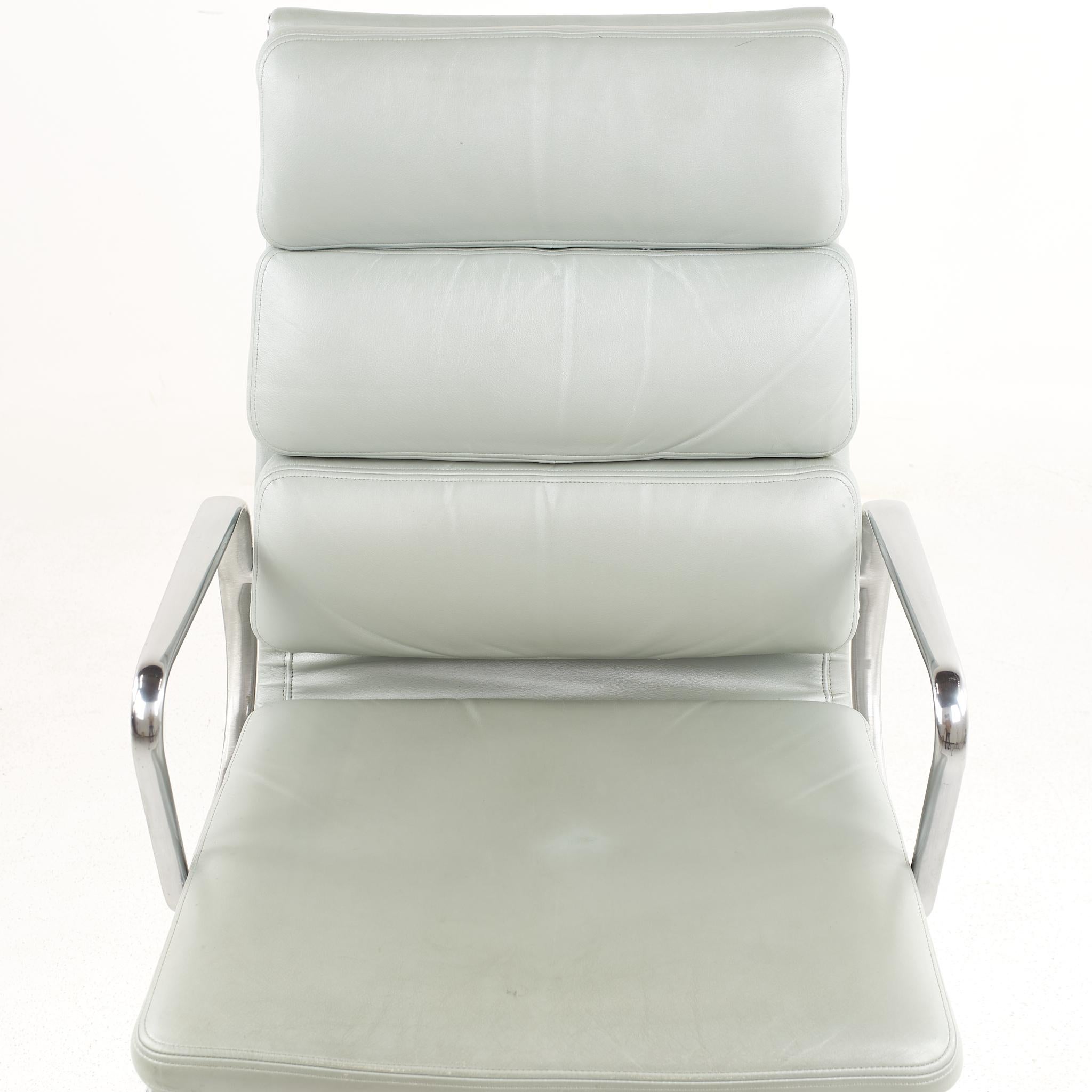 Eames Mid Century Soft Pad Chair For Sale 2