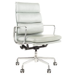 Eames Mid-Century Soft Pad Chair