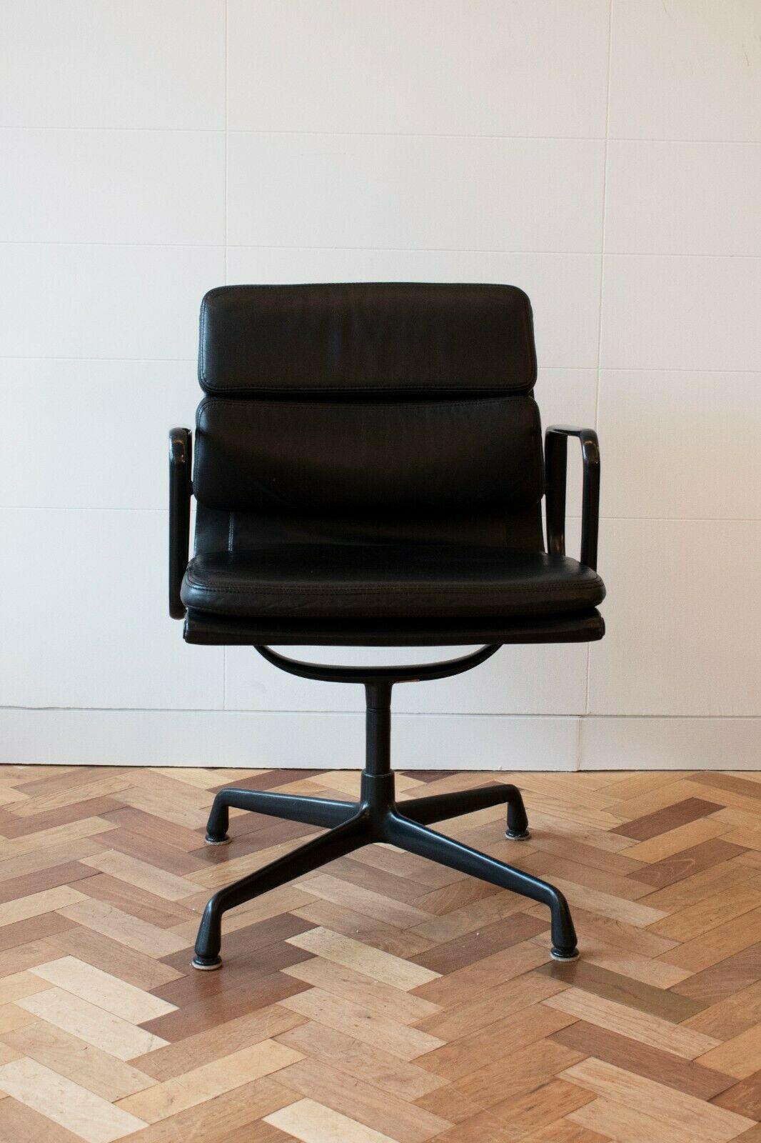 Eames EA208 soft pad office chair for Vitra c.1980s/1990s.

This a stylish and iconic office chair is in its original soft padded leather upholstery set upon a black coated aluminium frame. The chair features a swivel mechanism 
however they at a
