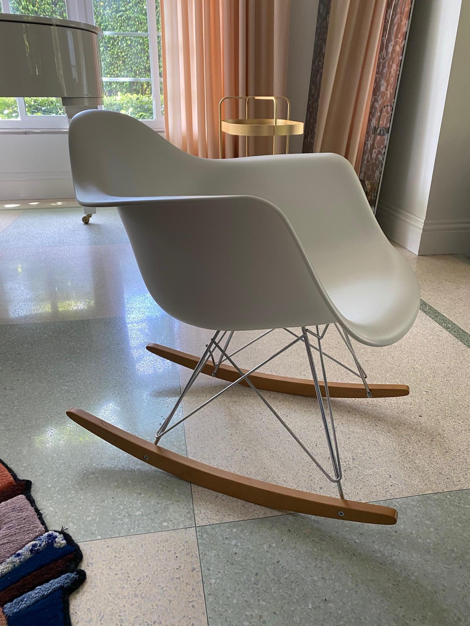 Eames Molded Armchair, Rocker Base designed by Charles and Ray Eames 2