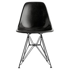 Retro Eames Molded Fiberglass Side Chair - Black