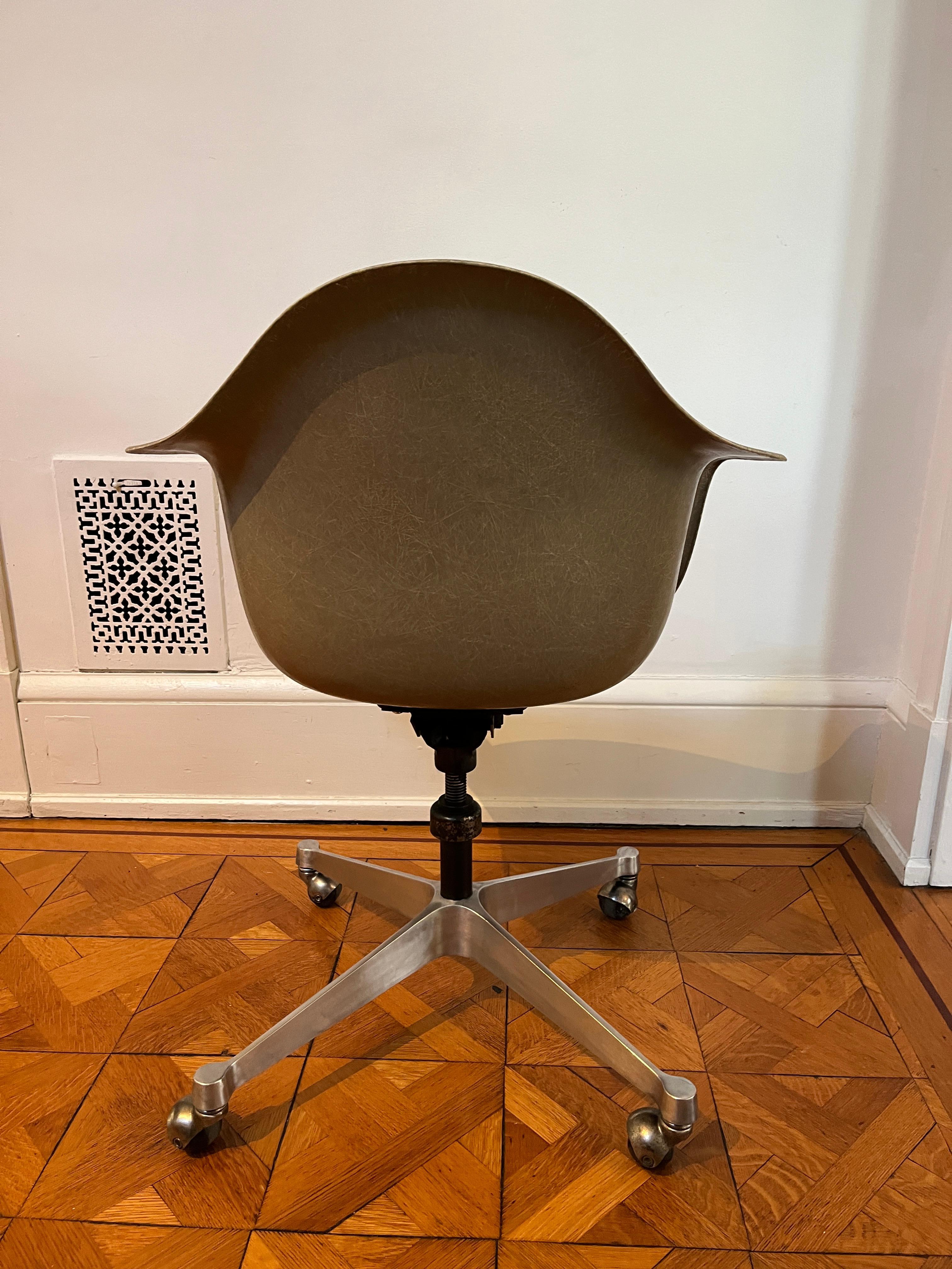 eames shell task chairs