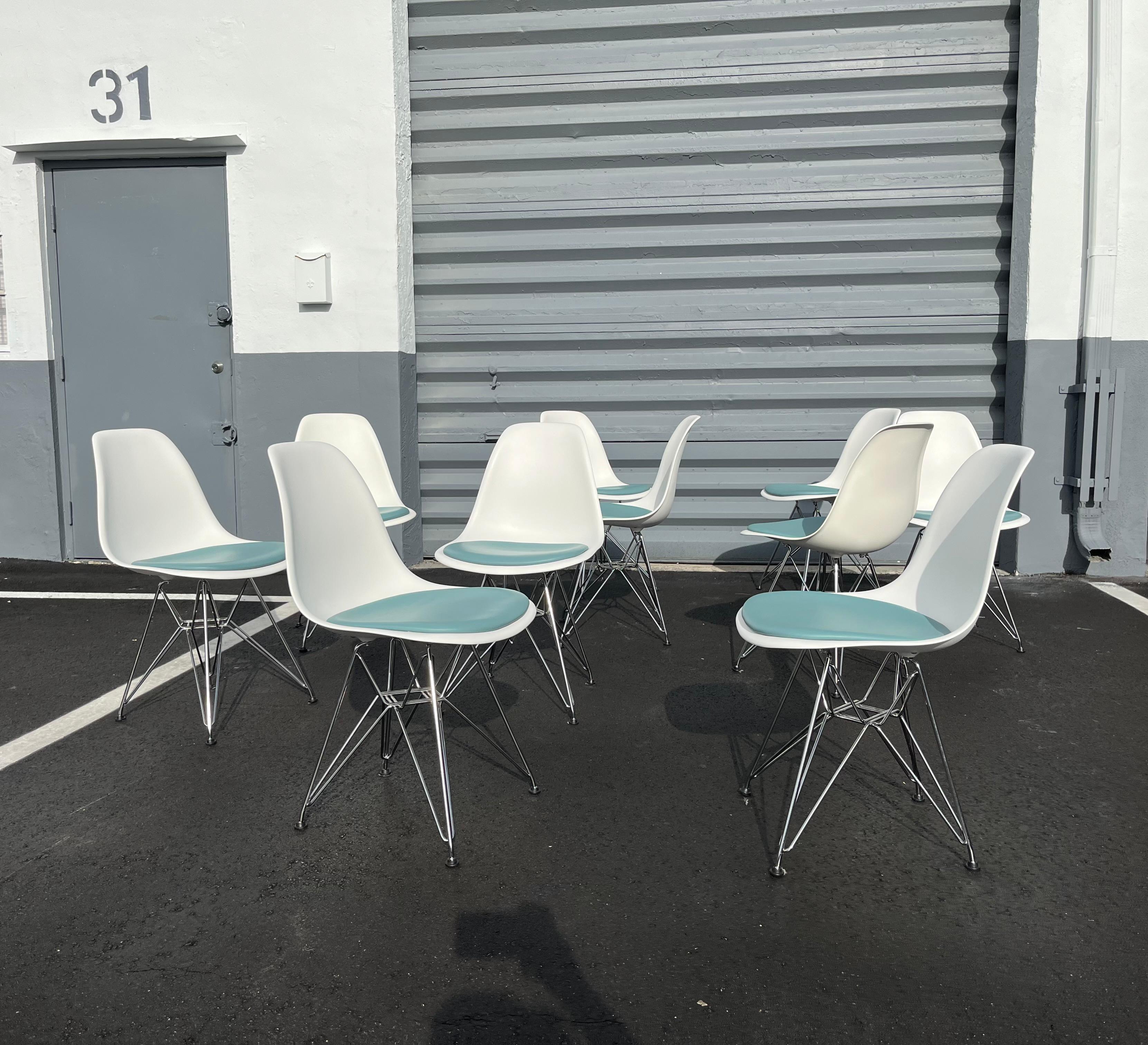 Cromo Pad per sedie laterali in plastica stampata Eames, sedie Herman Miller, grande quantità in vendita