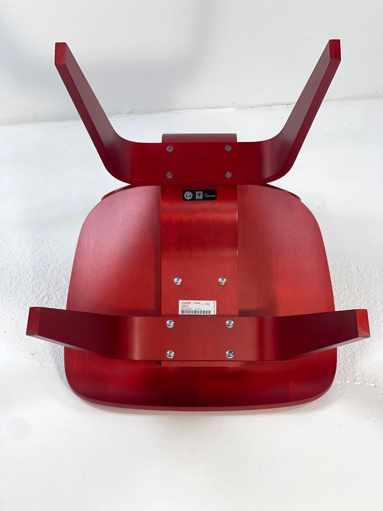 Eames Molded Plywood Dining Chair Wood Base (DCW) in Red Stained Birch excellent For Sale 3