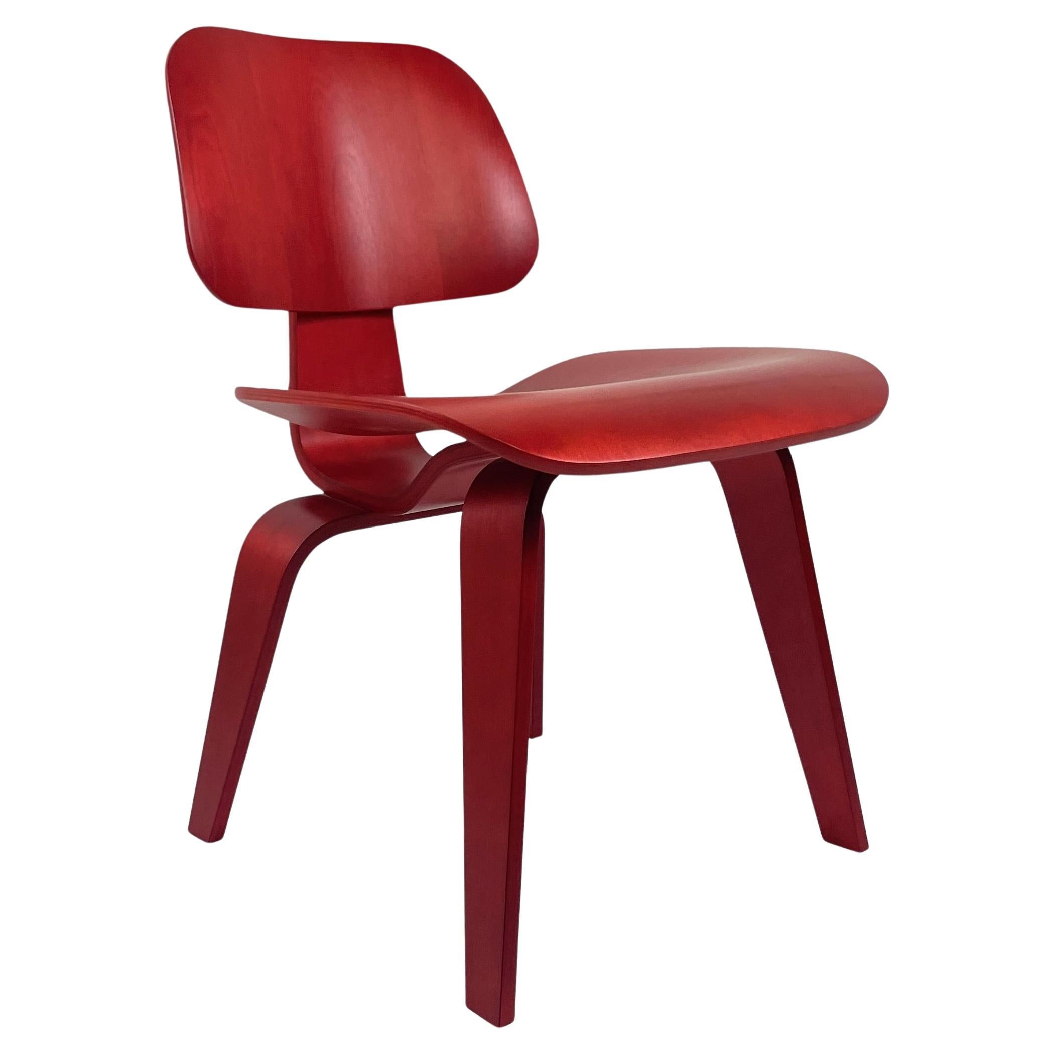 Eames Dcw