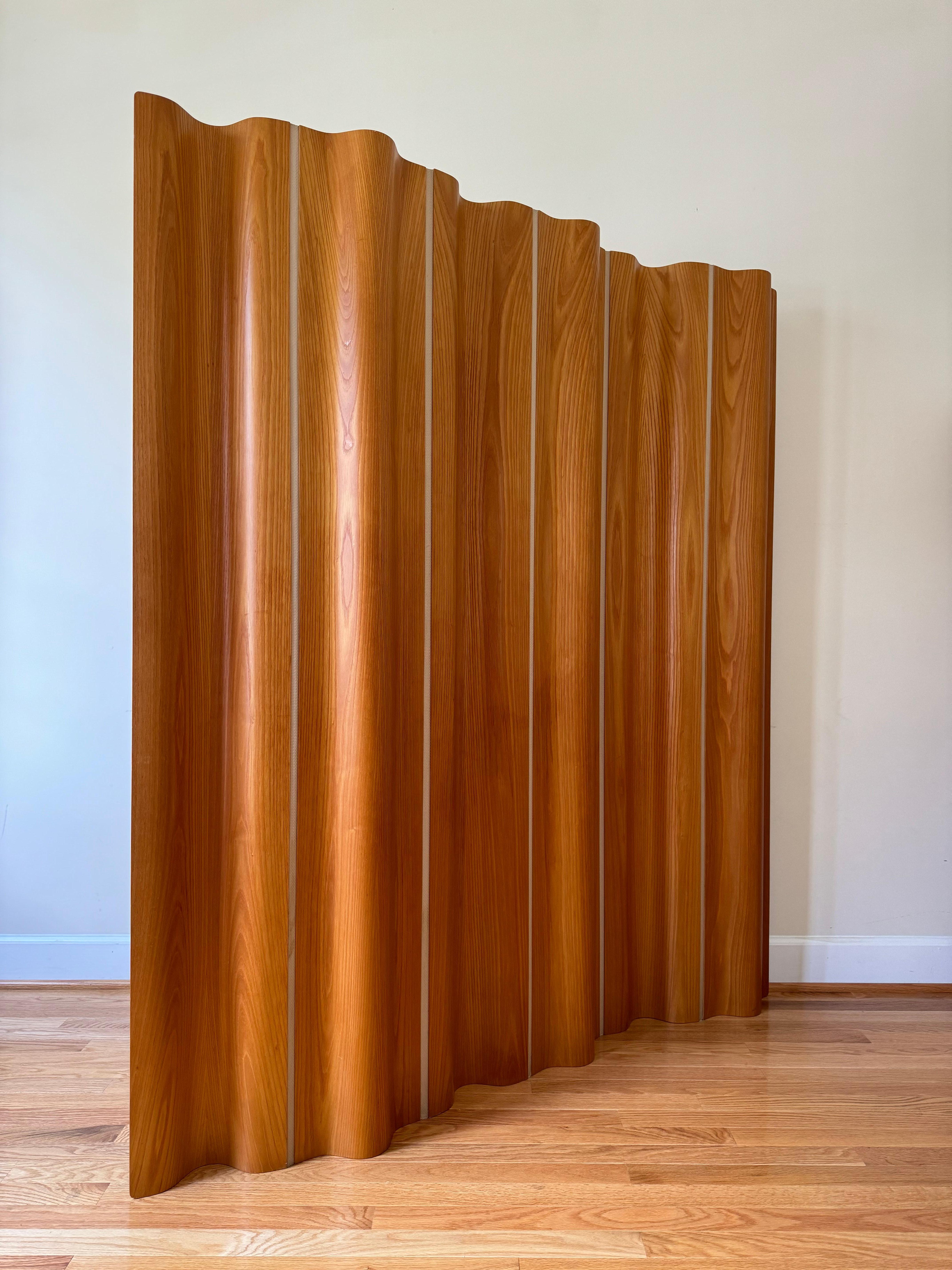 In 1946, Charles and Ray developed the Eames Molded Plywood Folding Screen. Each screen has six flexible U-shaped panels connected with a durable polypropylene mesh to make folding and storage quick and easy.

The five-ply screen comes in three