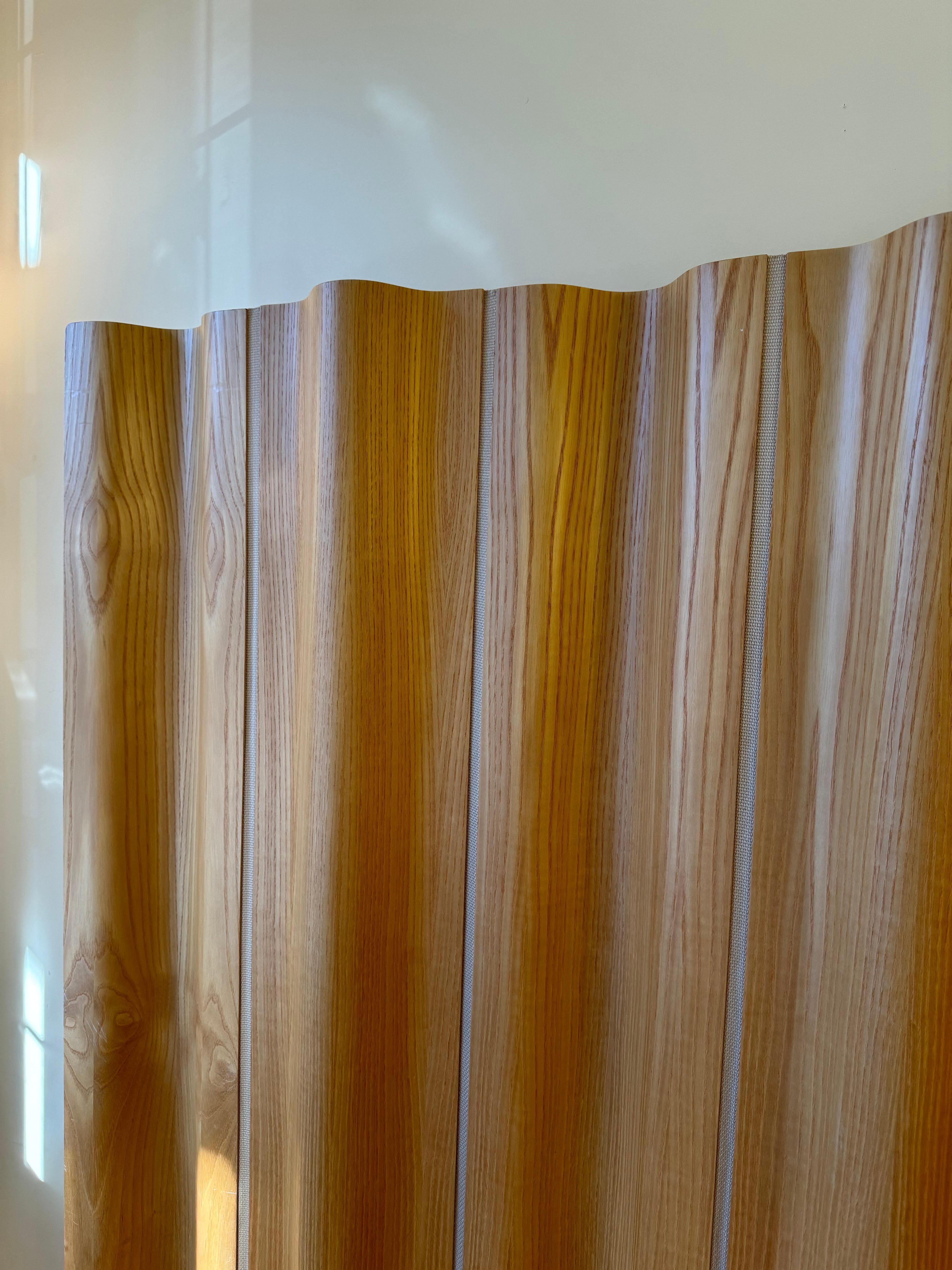 Pantalla plegable de madera contrachapada moldeada Eames para Herman Miller mediados del siglo XX