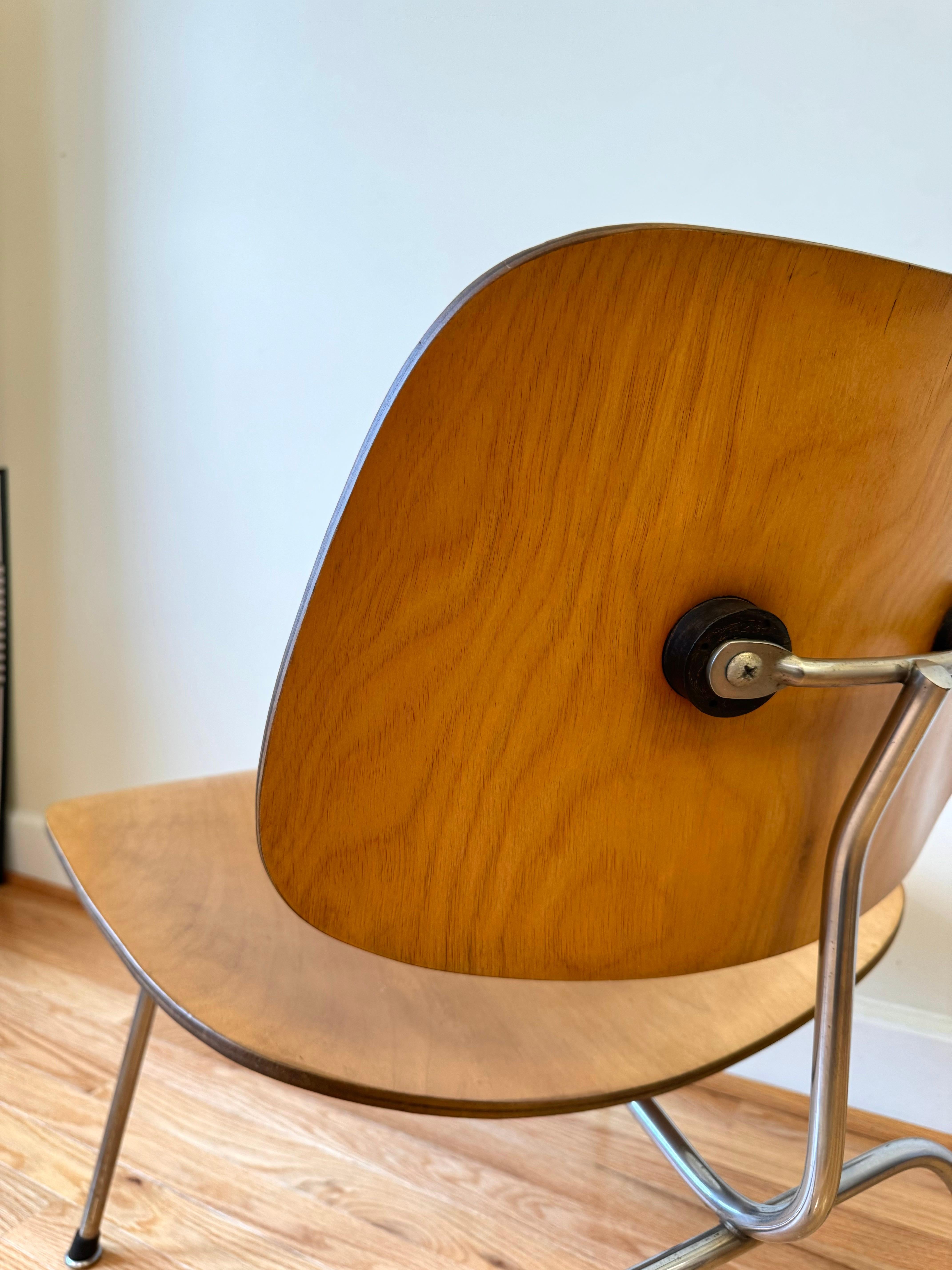 Eames Molded Plywood Lounge Chair Metallgestell (LCM), 1950er Jahre im Angebot 7