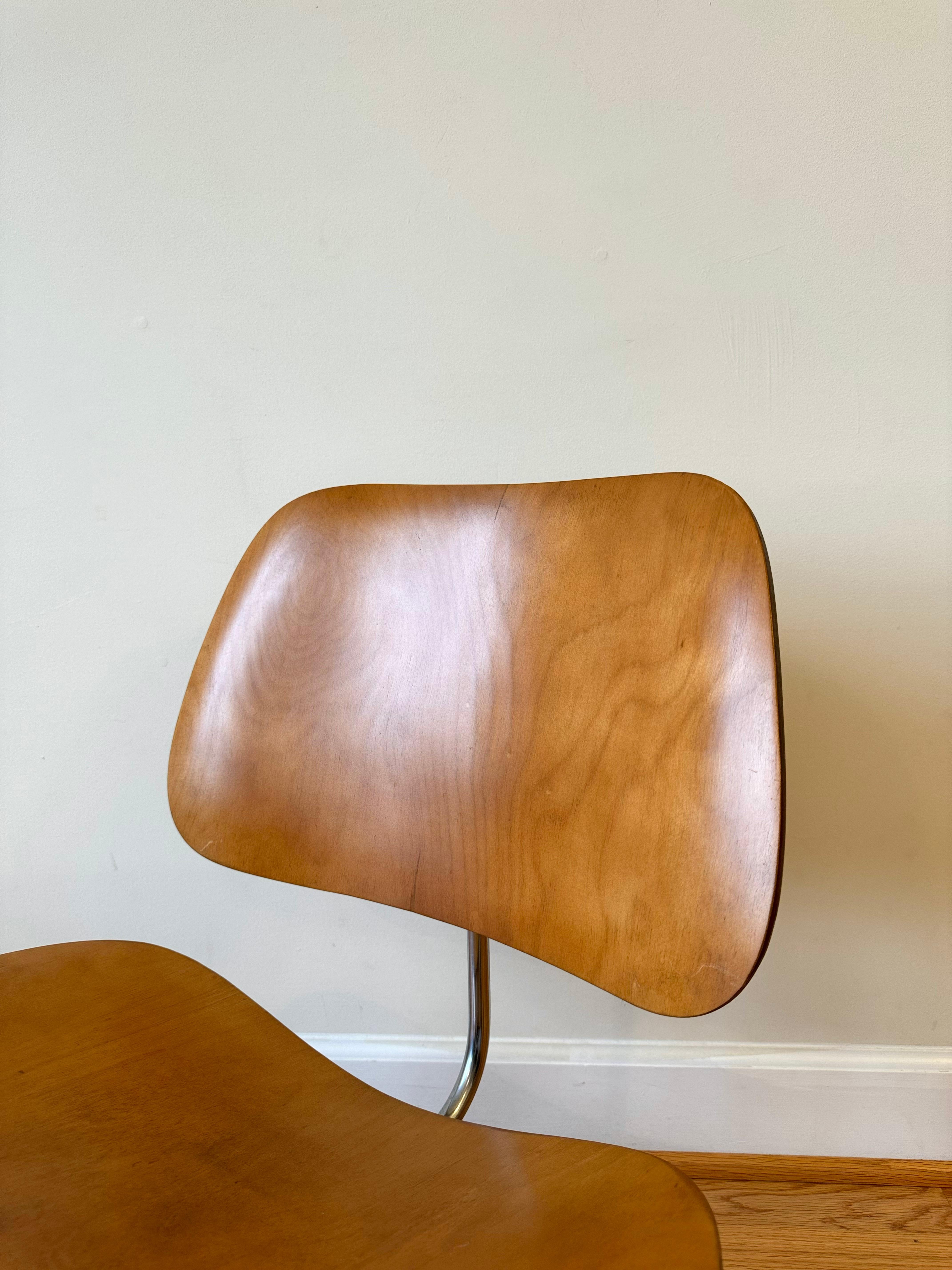 Eames Molded Plywood Lounge Chair Metallgestell (LCM), 1950er Jahre im Angebot 11