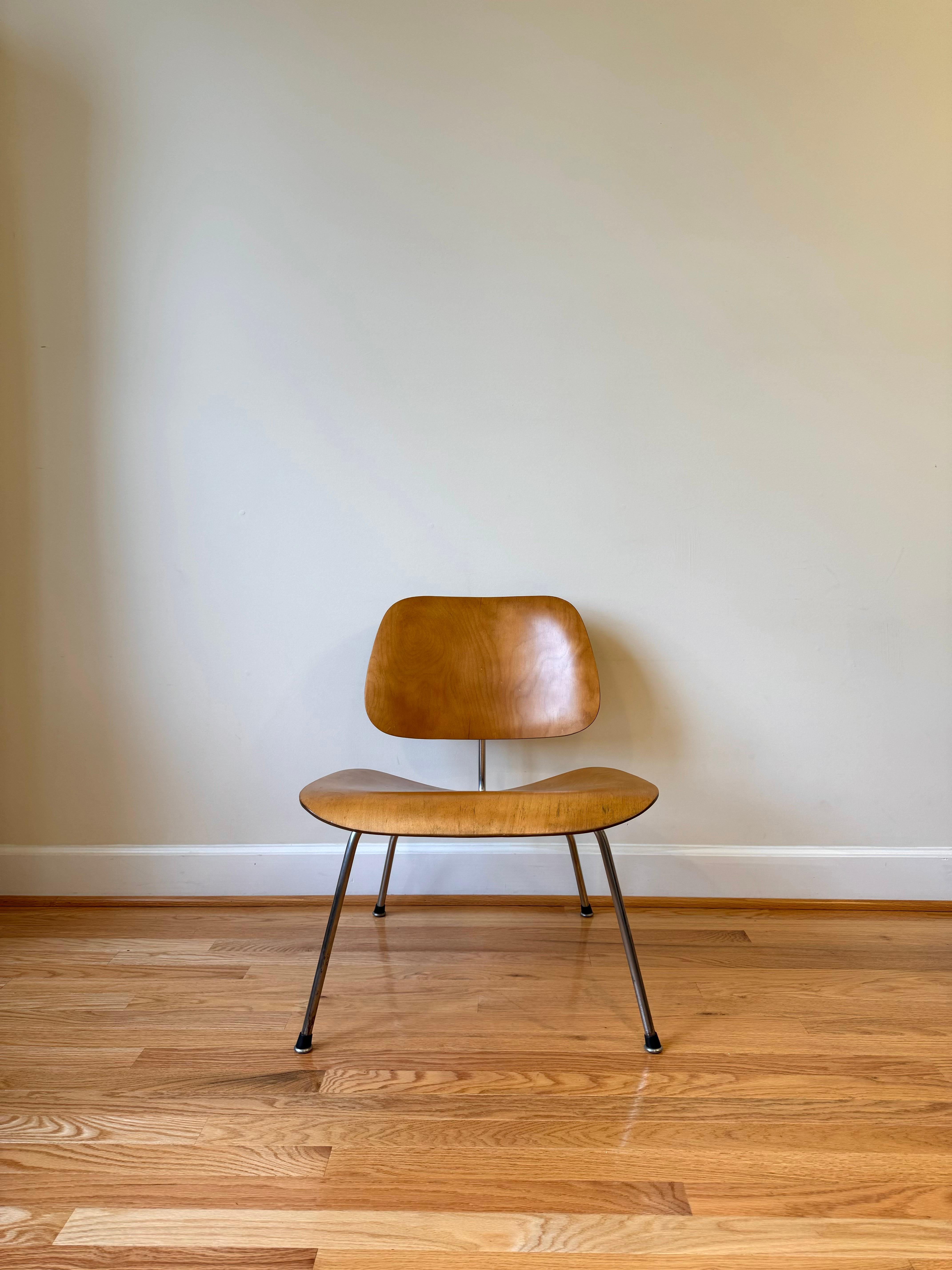 Eames Molded Plywood Lounge Chair Metallgestell (LCM), 1950er Jahre (amerikanisch) im Angebot
