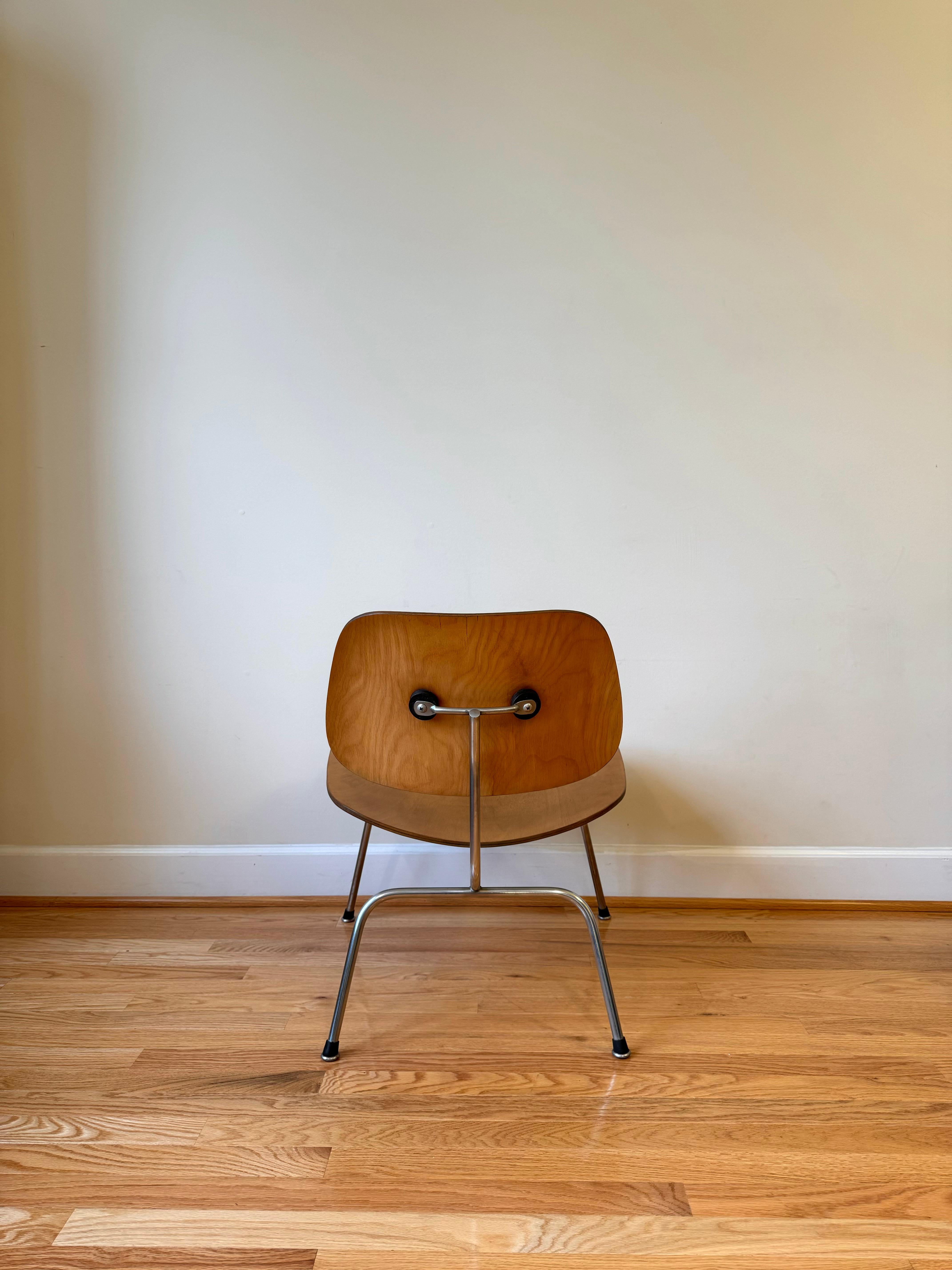 Eames Molded Plywood Lounge Chair Metallgestell (LCM), 1950er Jahre im Zustand „Gut“ im Angebot in Centreville, VA