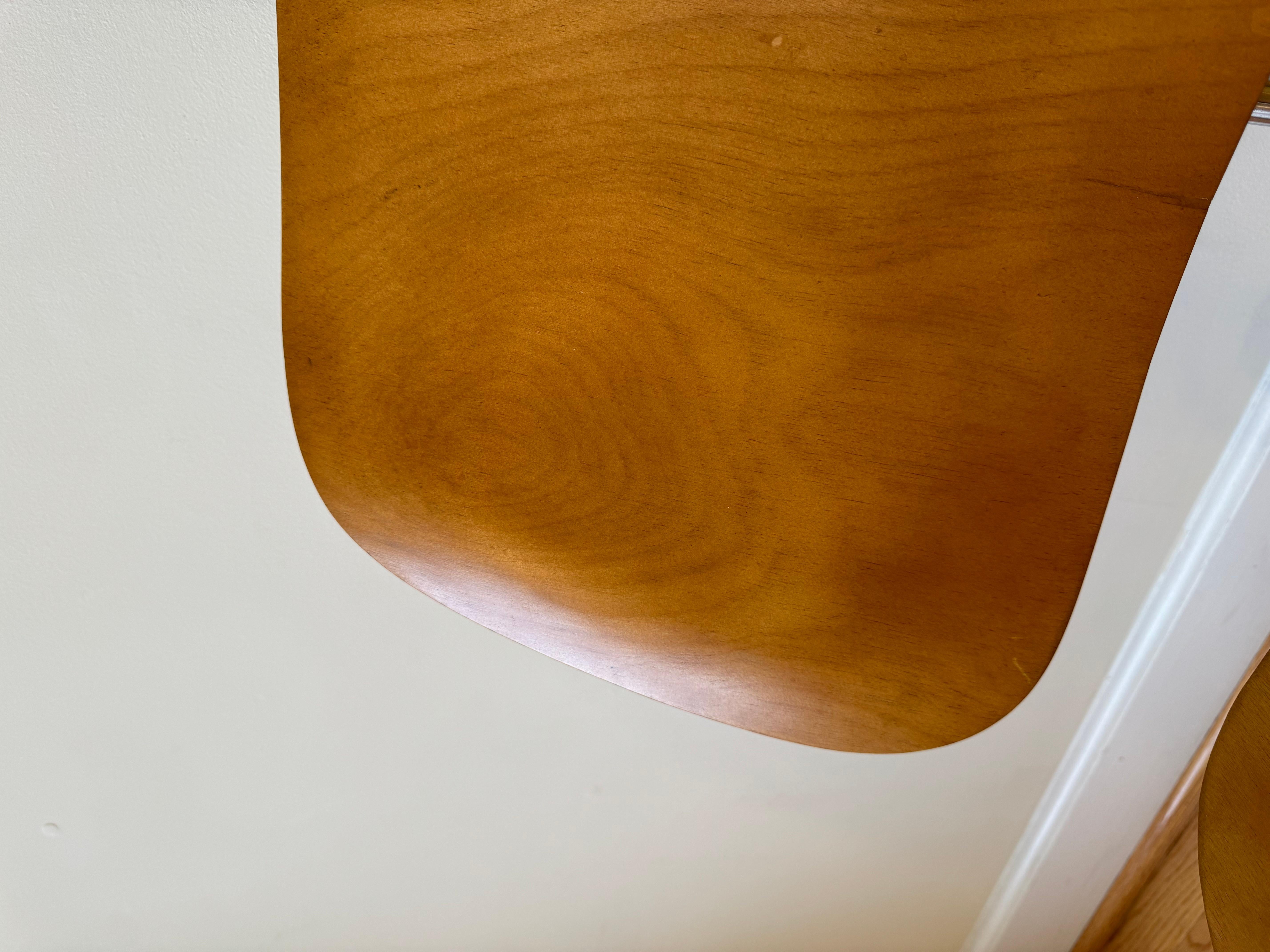 Eames Molded Plywood Lounge Chair Metal Base (LCM), Circa 1950s In Good Condition For Sale In Centreville, VA