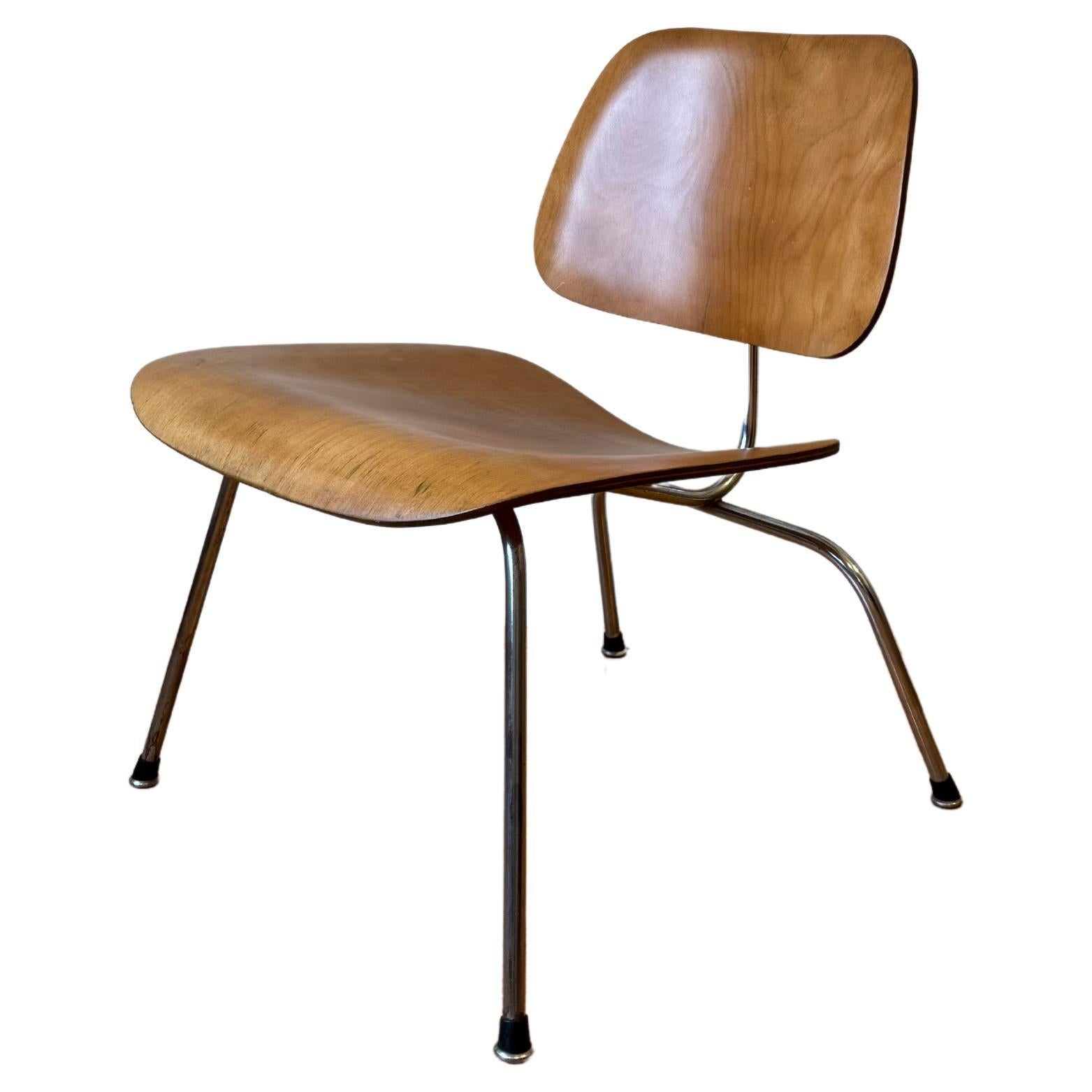 Eames Molded Plywood Lounge Chair Metal Base (LCM), Circa 1950s For Sale