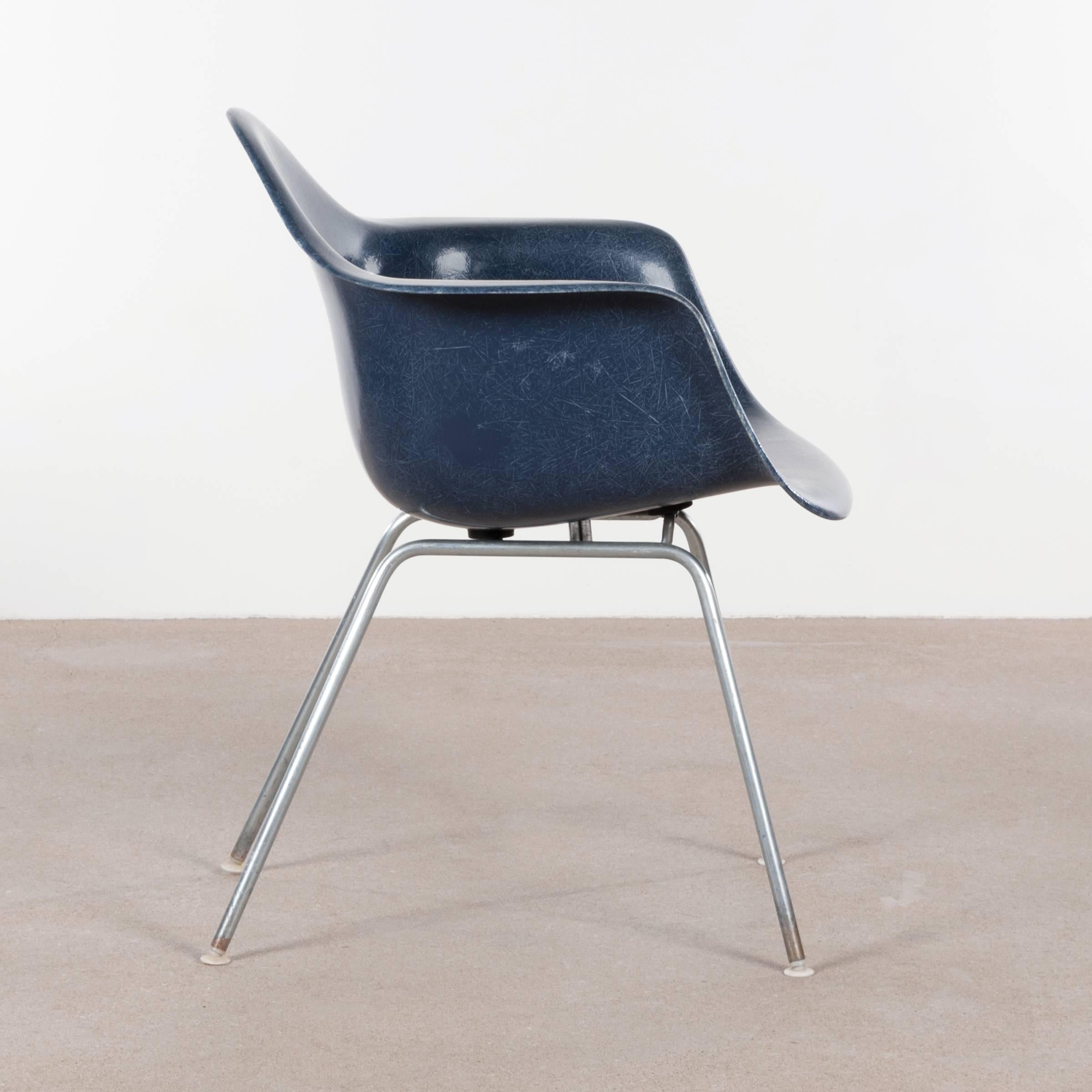 blue eames dining chair