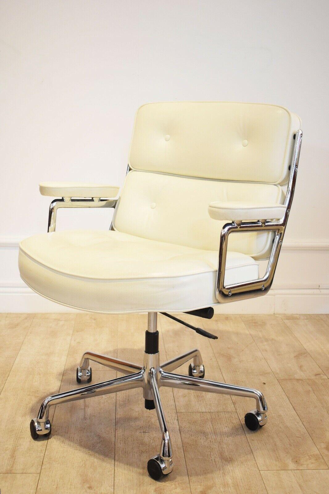 Modern Eames Office Chair ES 104 Lobby Chair Vitra in White Leather
