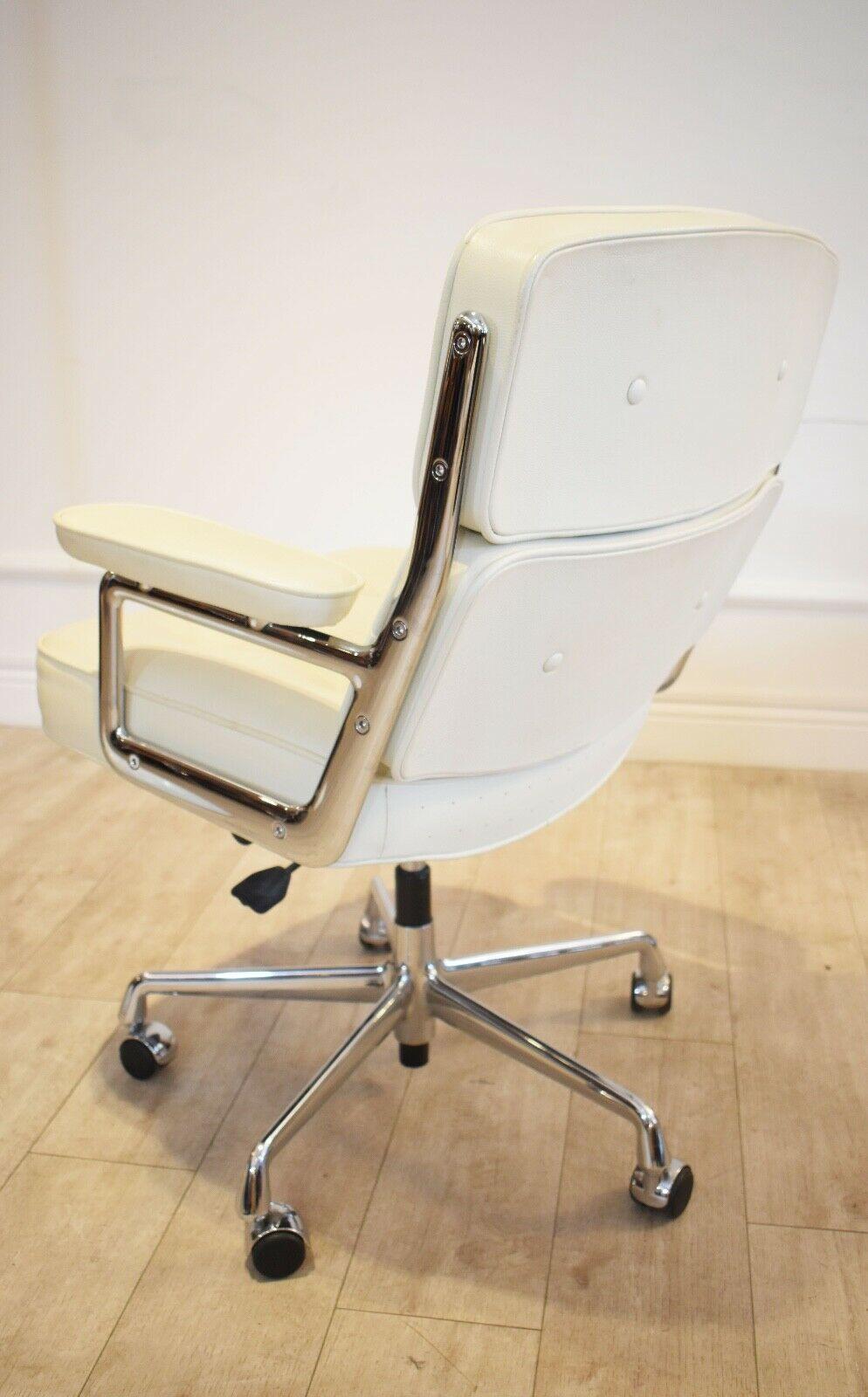European Eames Office Chair ES 104 Lobby Chair Vitra in White Leather