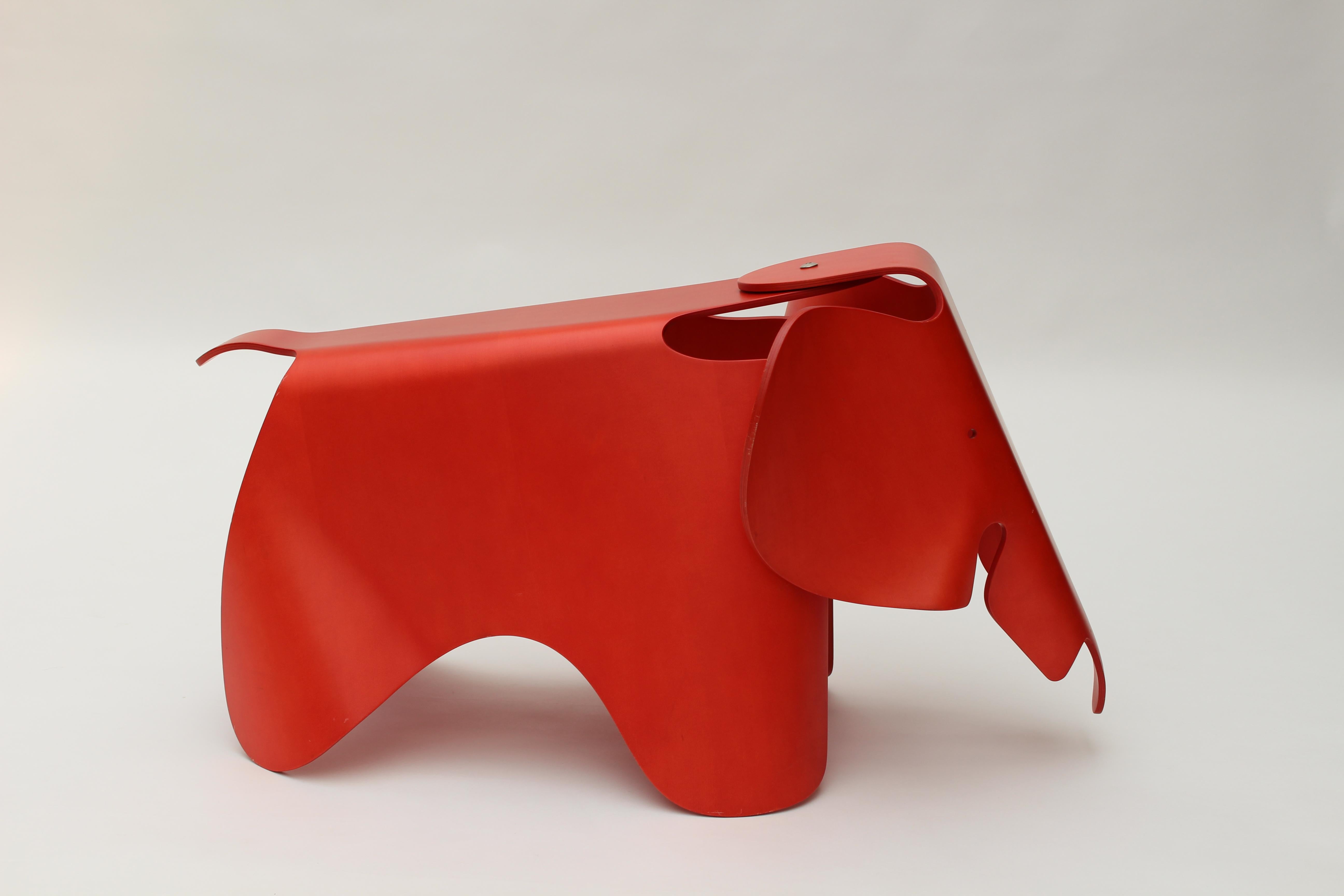 The plywood elephant was designed by Charles and Ray Eames in 1945. The elephant was produced by Vitra in 2007 to celebrate the 100th birthday of Charles eames.
This limited edition is a highly sought after collectible, as only 1000 in both natural