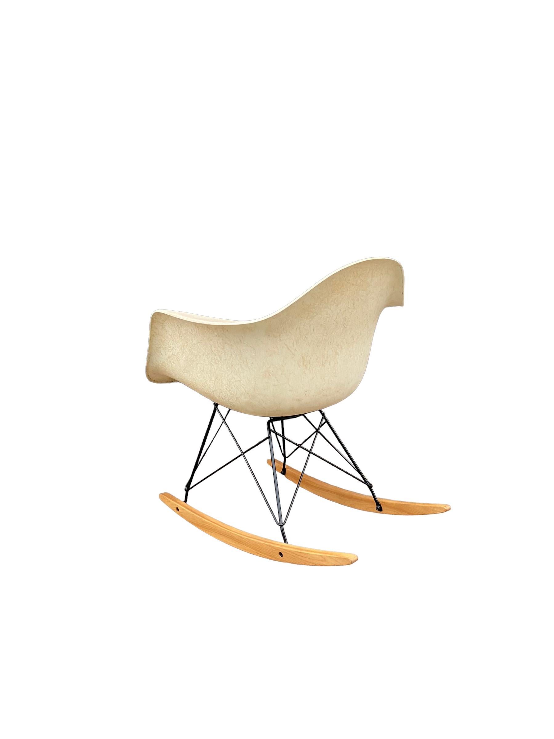 American Eames RAR Parchment Rocking Chair for Herman Miller For Sale