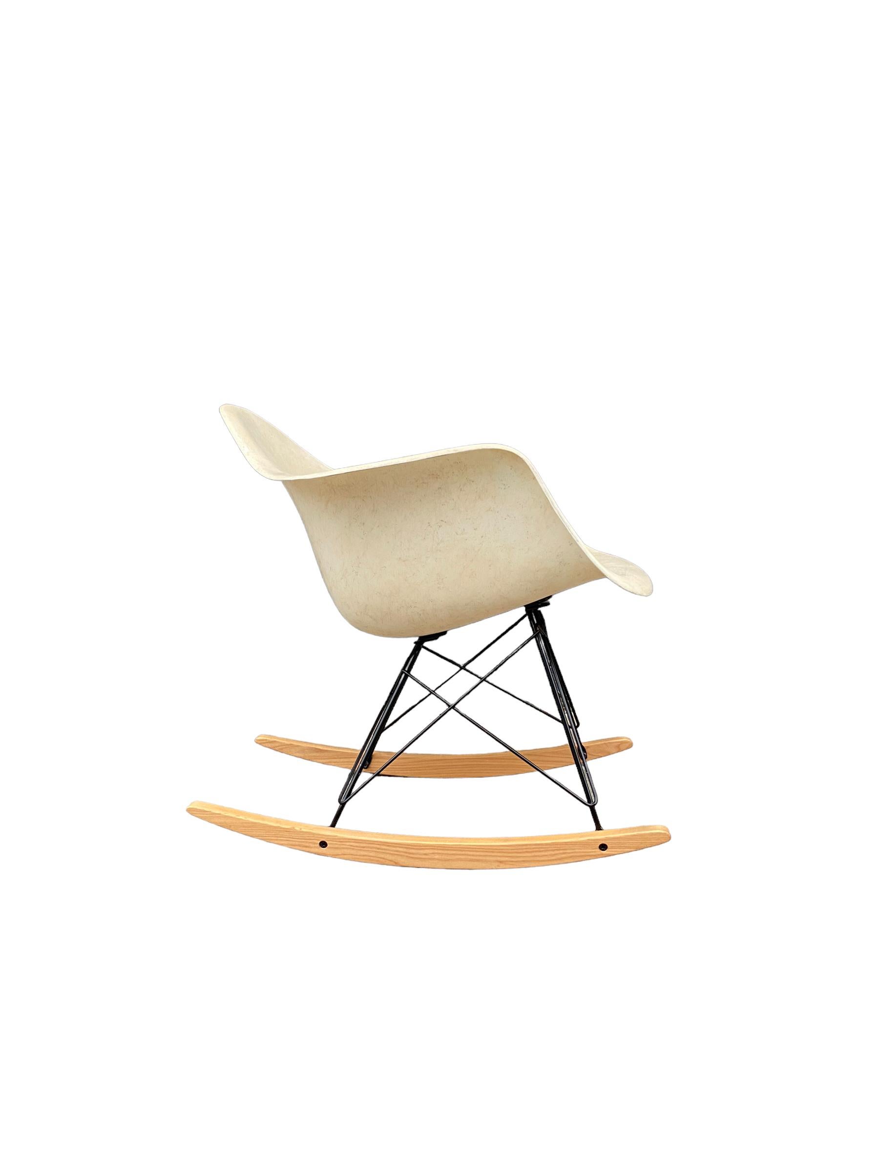 Mid-20th Century Eames RAR Parchment Rocking Chair for Herman Miller For Sale