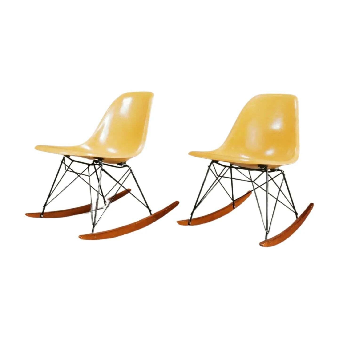 Eames RAR Schaukelstuhl im Zustand „Gut“ in Basildon, London