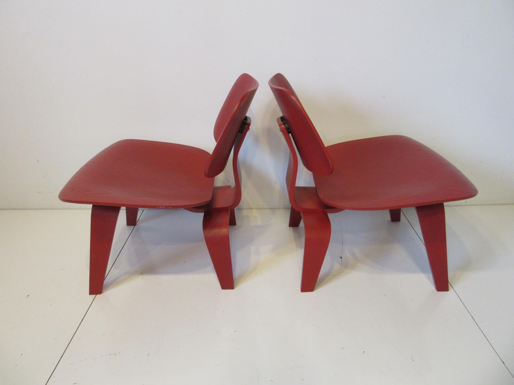 Mid-Century Modern Eames Red LCW Lounge Chairs for Herman Miller
