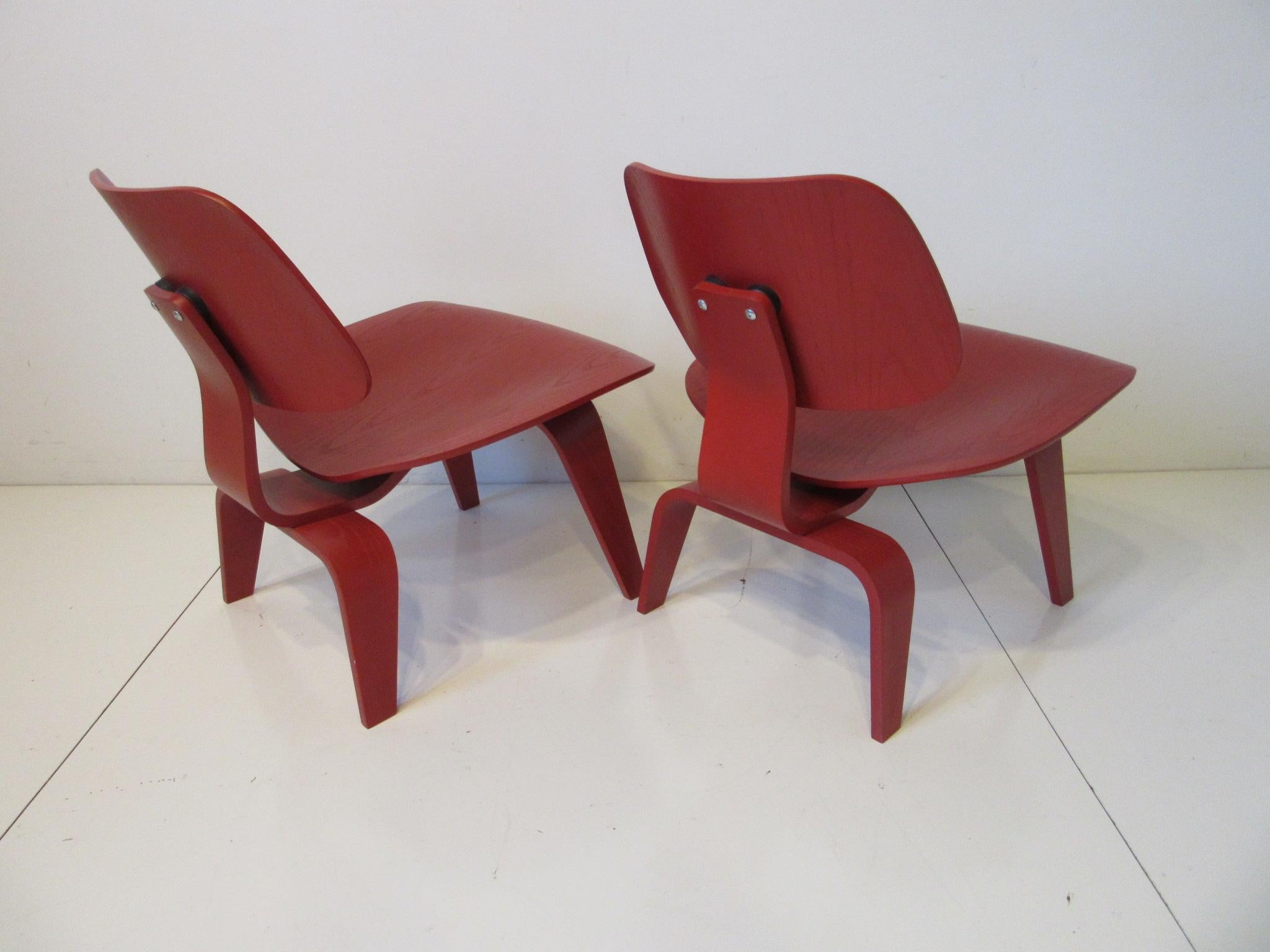 Eames Red LCW Lounge Chairs for Herman Miller In Good Condition In Cincinnati, OH