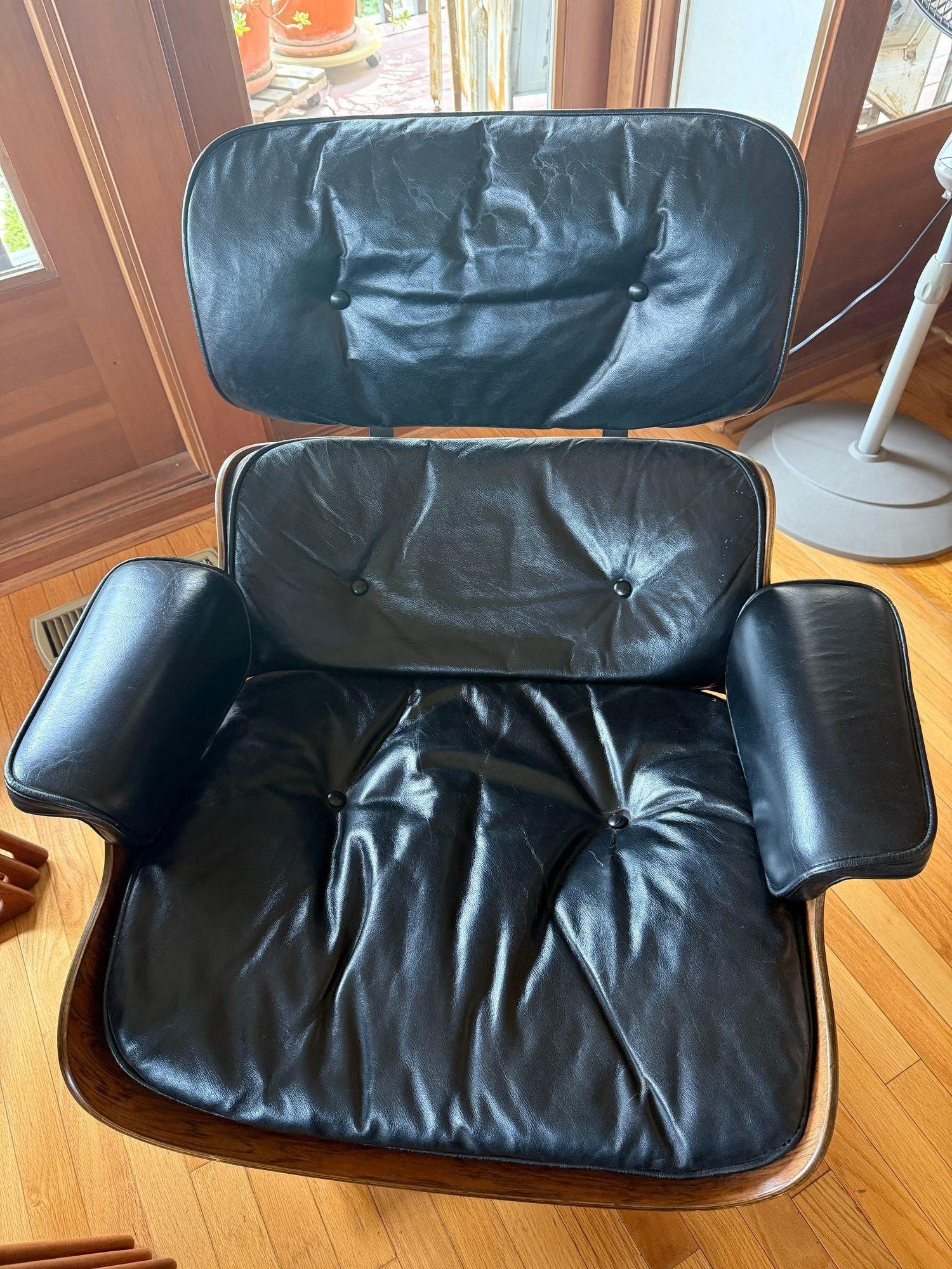 Late 20th Century Eames Rosewood and Leather 670 / 671 Lounge Chair and Ottoman For Sale
