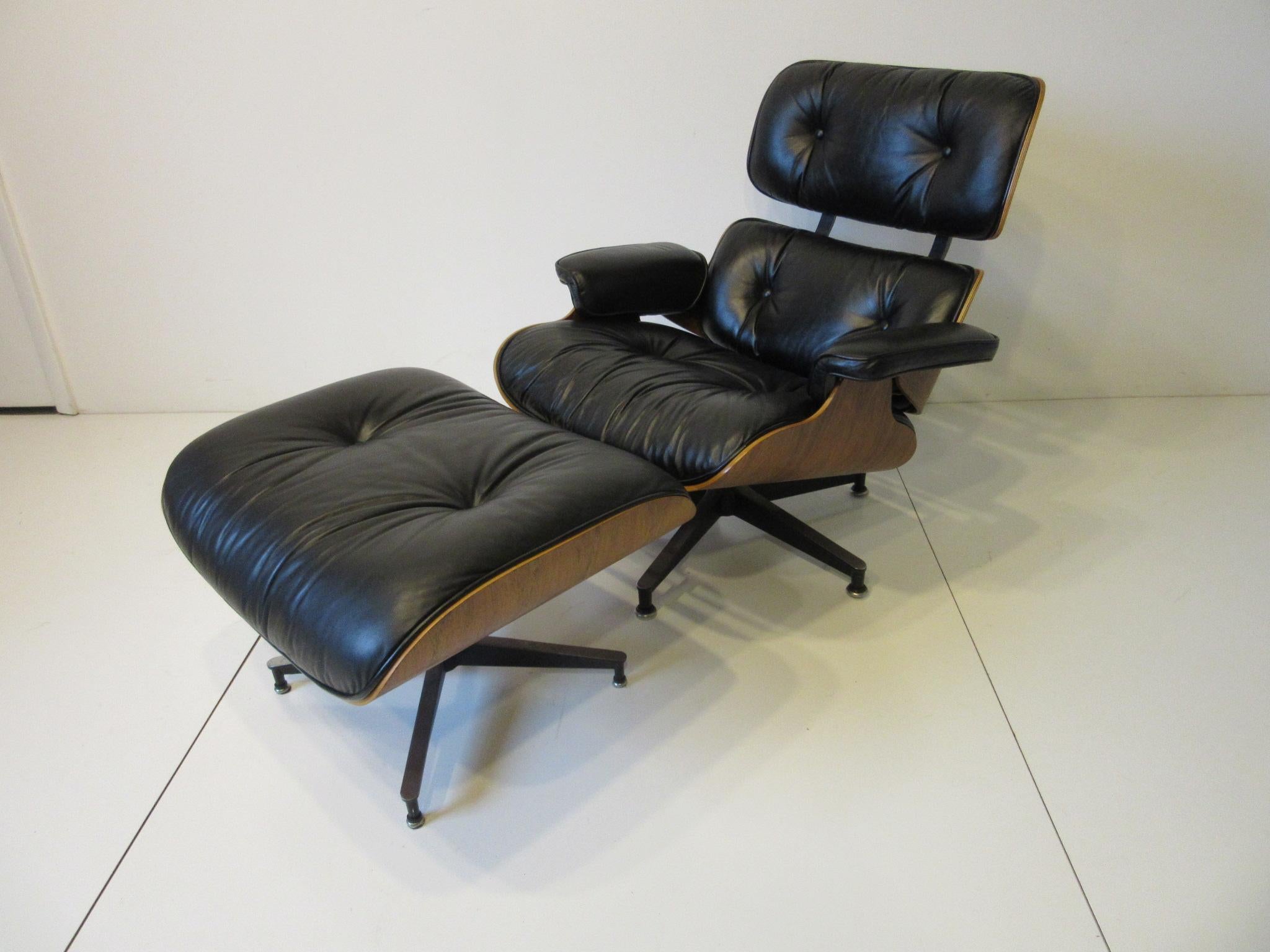 Eames Rosewood and Leather 670 Lounge Chair with Ottoman 10
