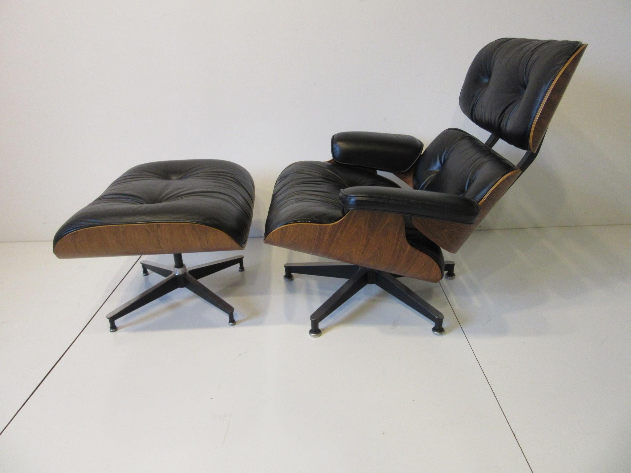 Mid-Century Modern Eames Rosewood and Leather 670 Lounge Chair with Ottoman