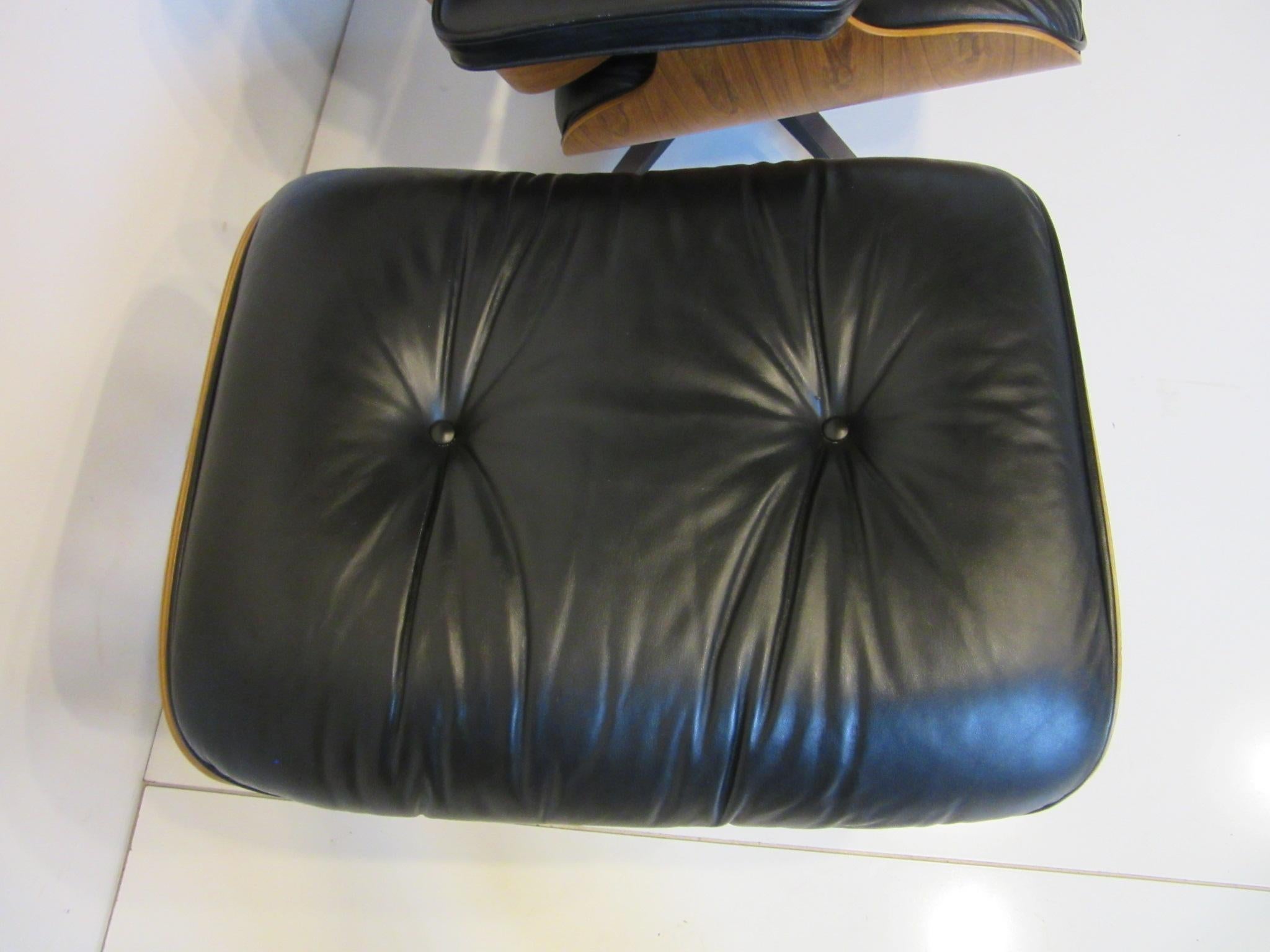 Eames Rosewood and Leather 670 Lounge Chair with Ottoman 2