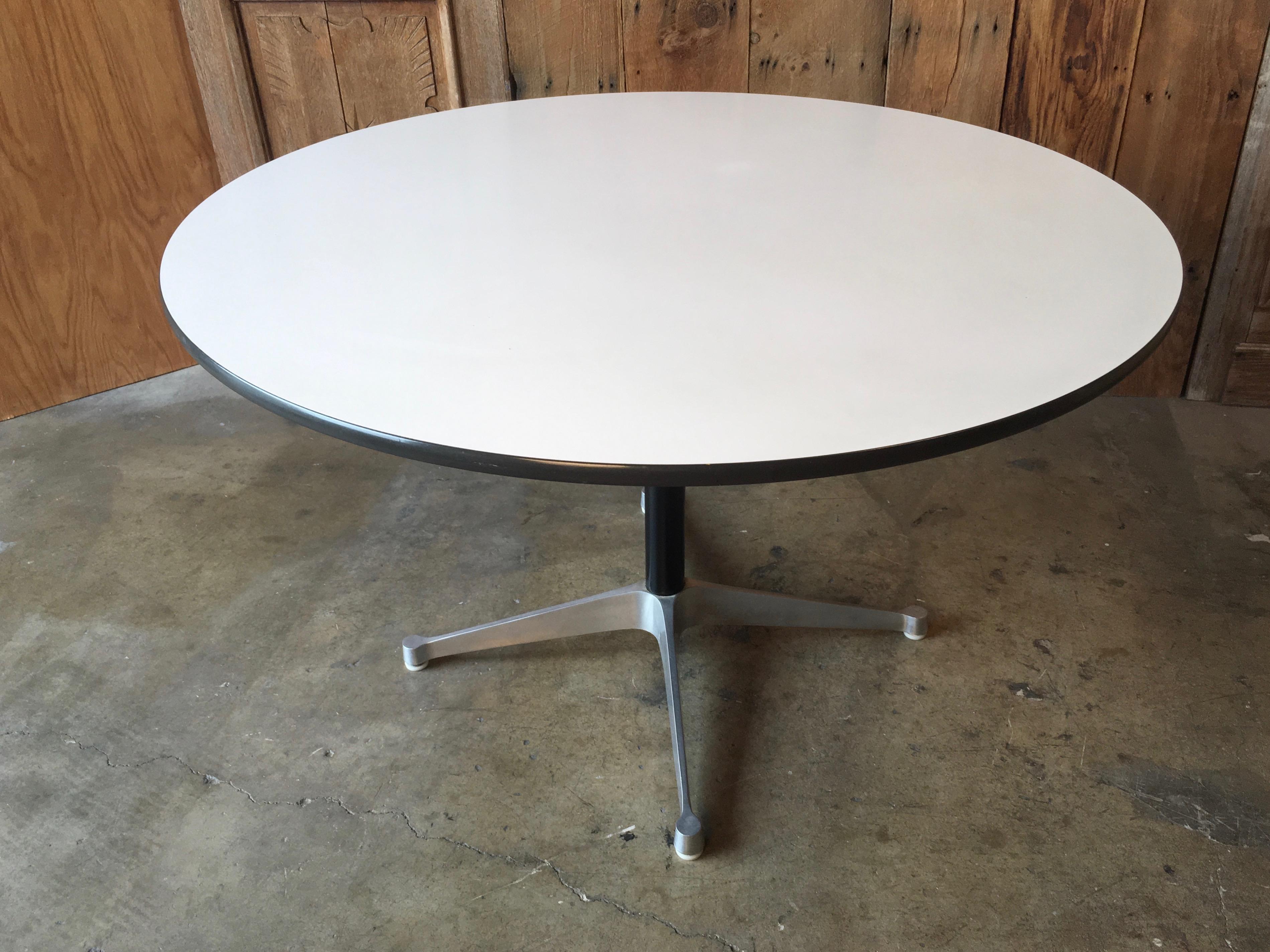 Aluminum Eames Round Dining Table for Herman Miller, 1960s