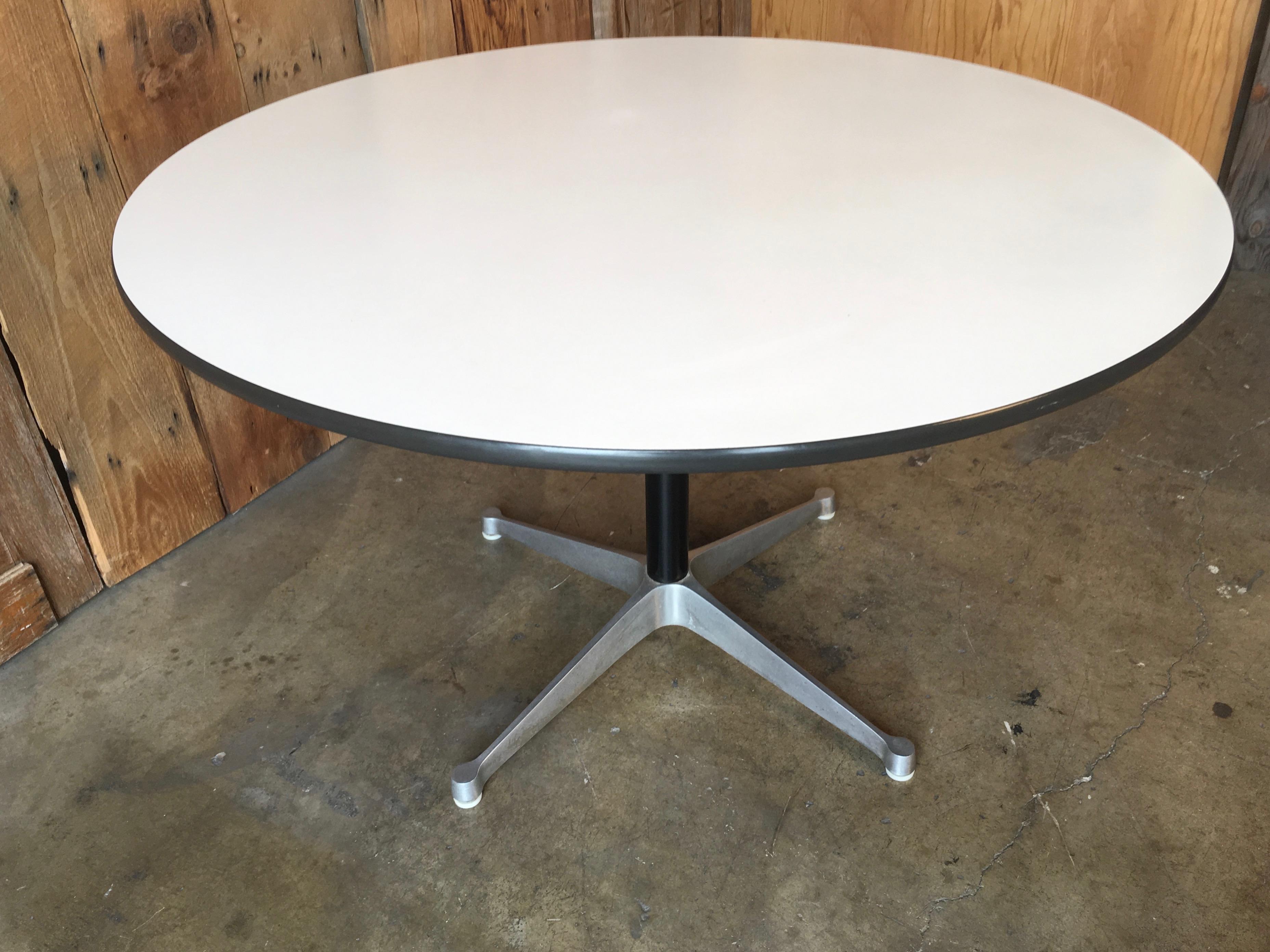 Eames Round Dining Table for Herman Miller, 1960s 1
