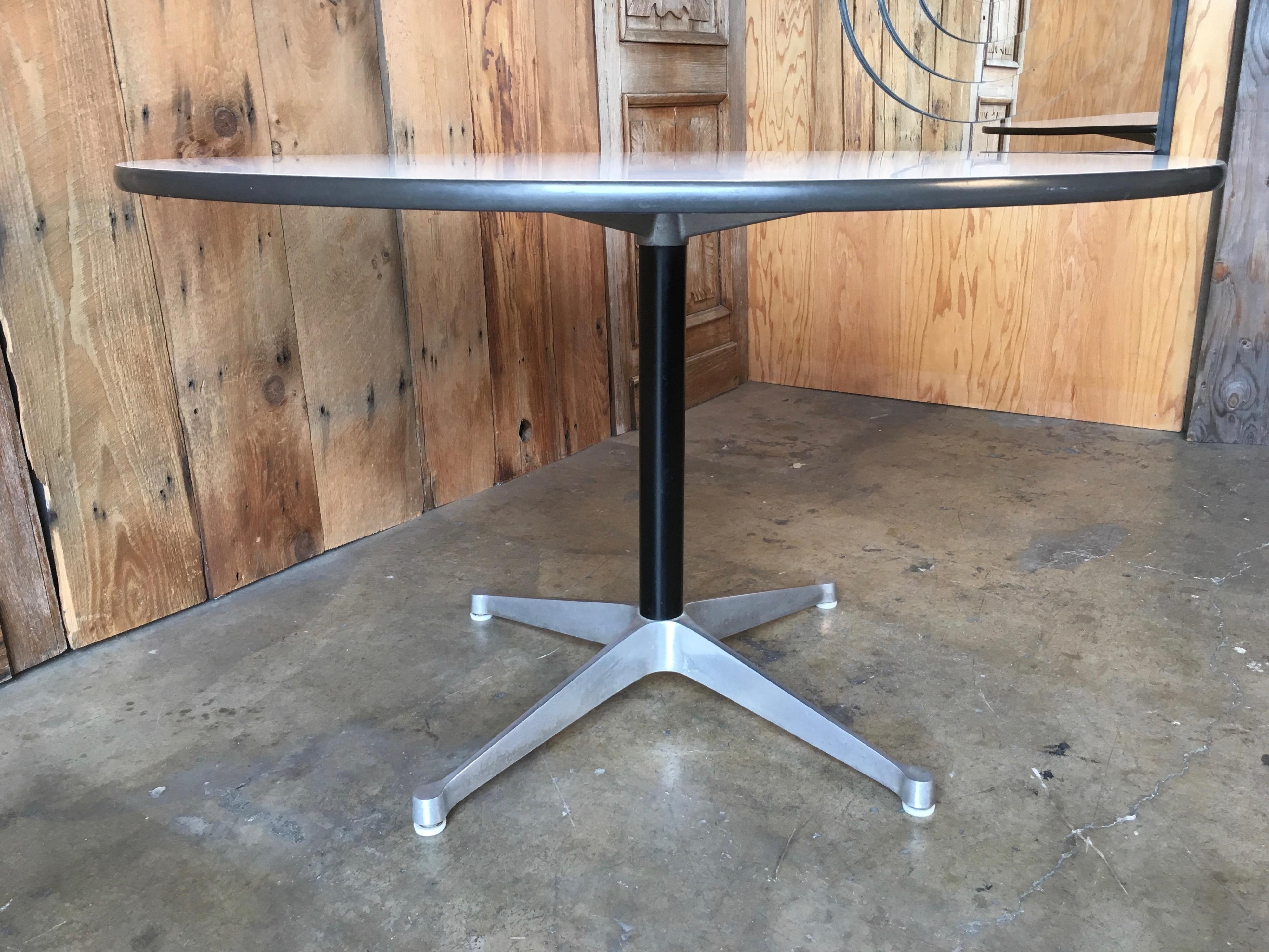 Eames Round Dining Table for Herman Miller, 1960s 2