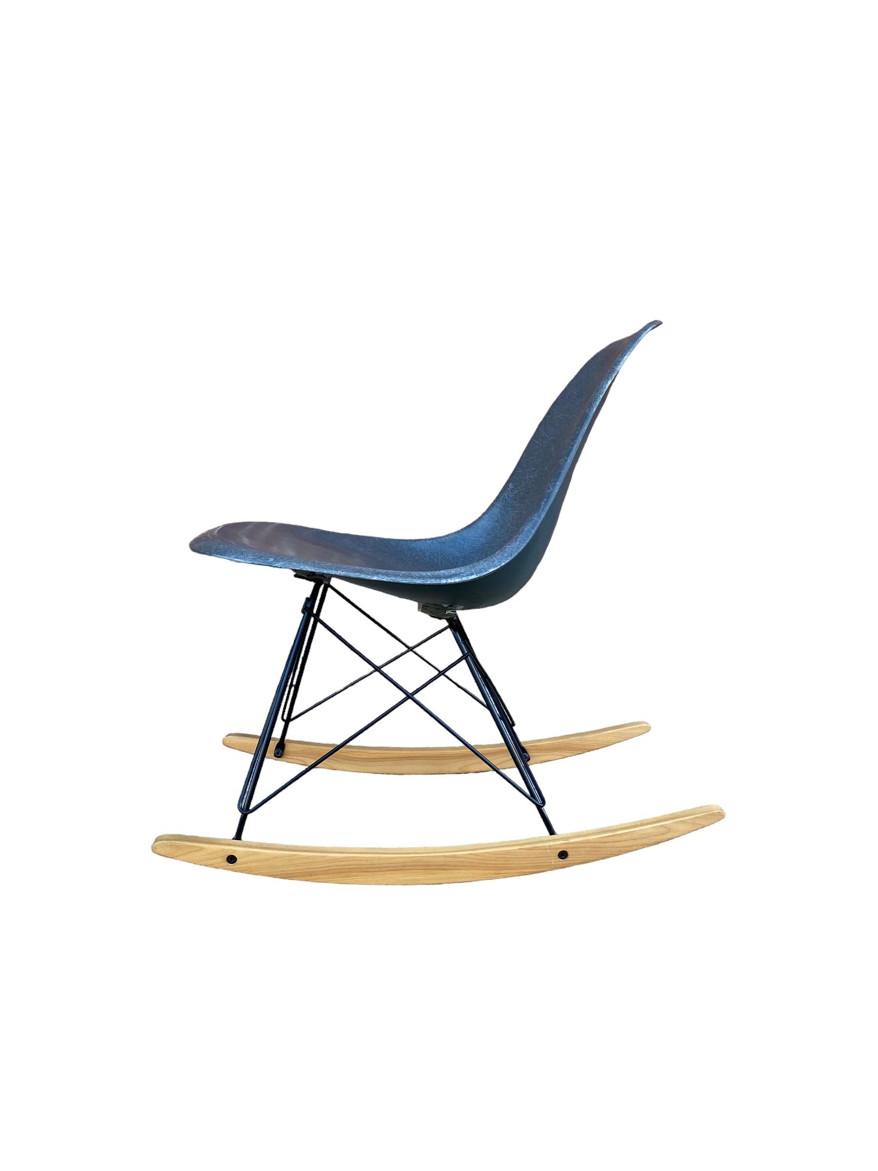 Steel Eames RSR Rocking Chair Elephant Gray For Sale