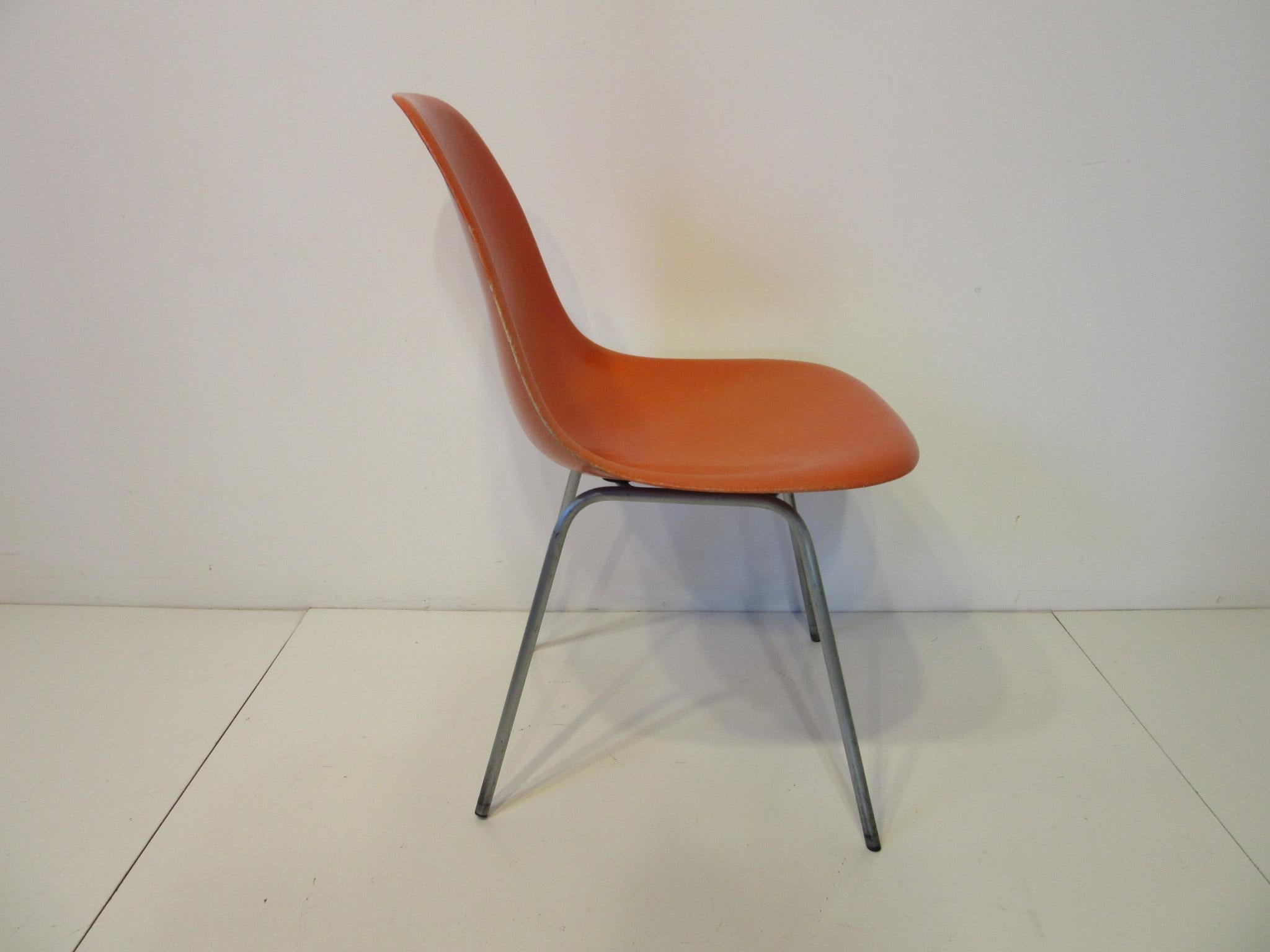 eames scoop chair