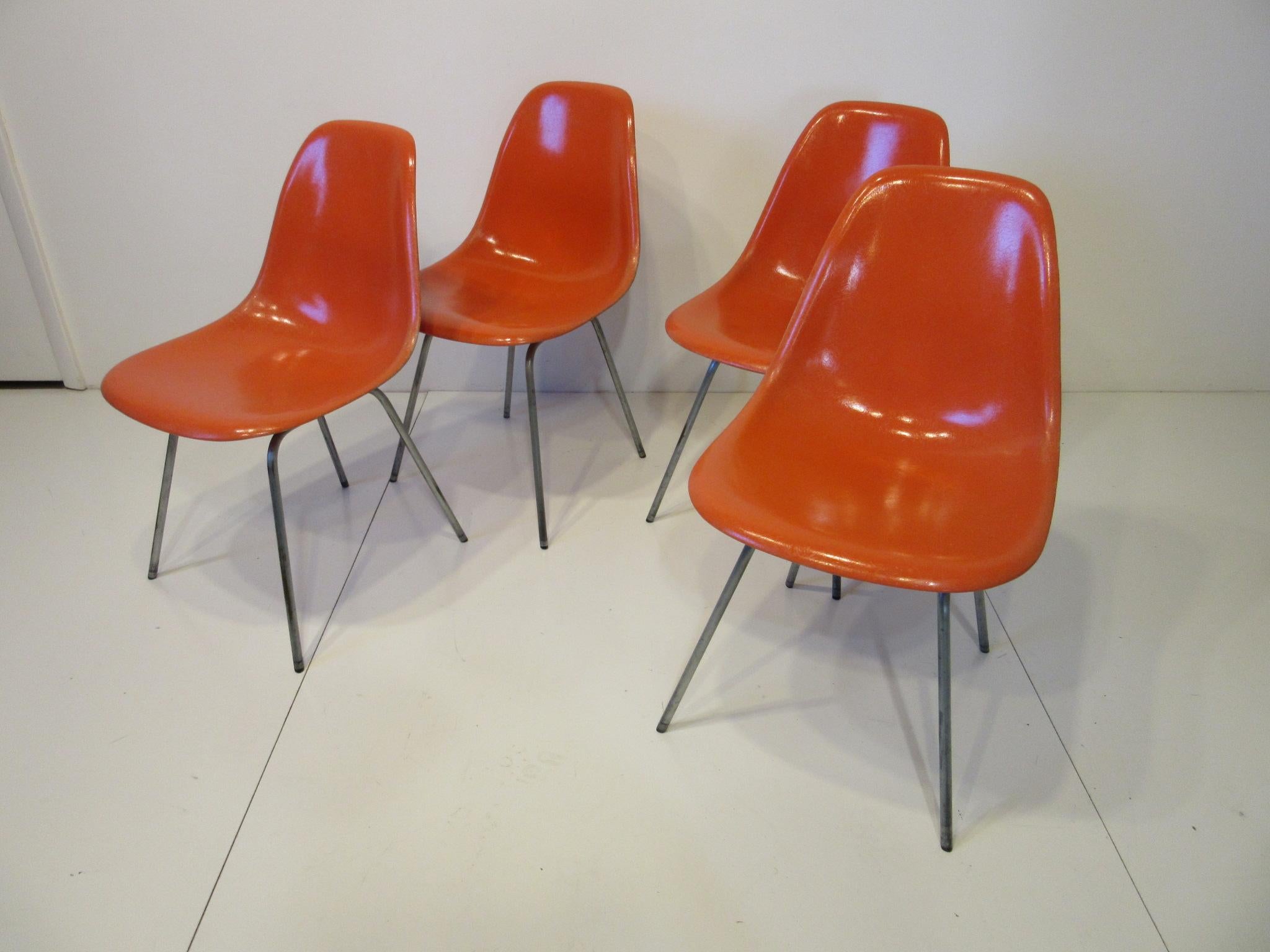 Mid-Century Modern Eames Scoop Dining Side Chairs for Herman Miller