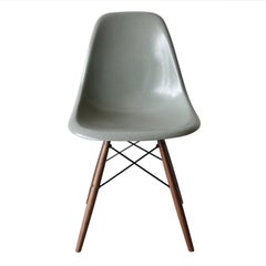 Eames Sea Foam Grün DSW Herman Miller